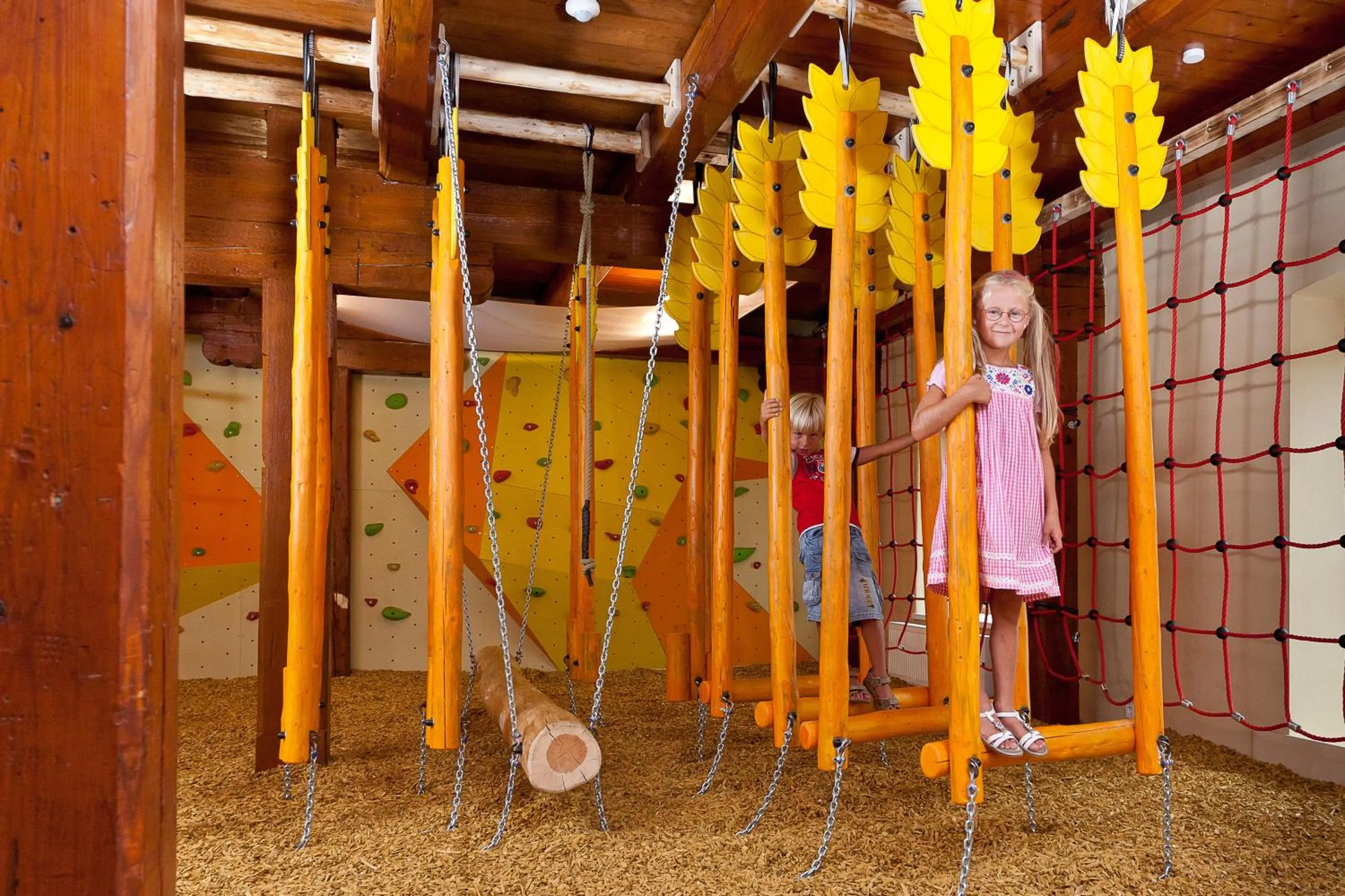 People in JUFA Hotel Weinviertel - Eselsmühle