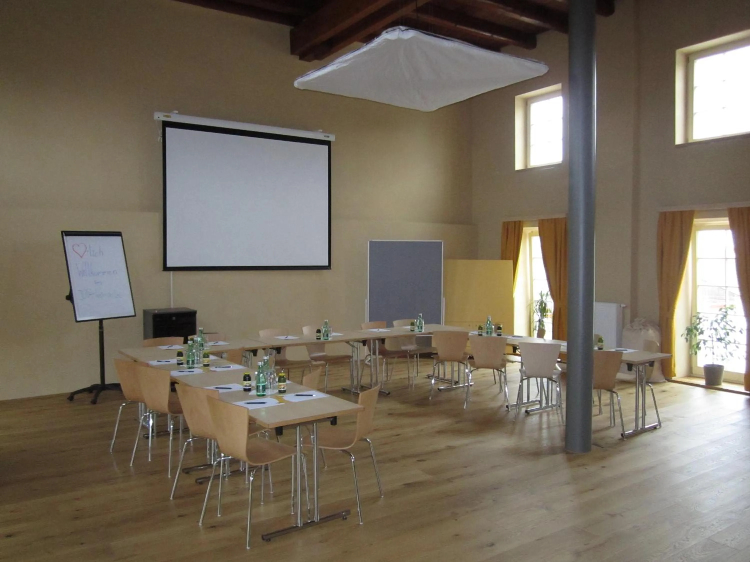 Meeting/conference room in JUFA Hotel Weinviertel - Eselsmühle