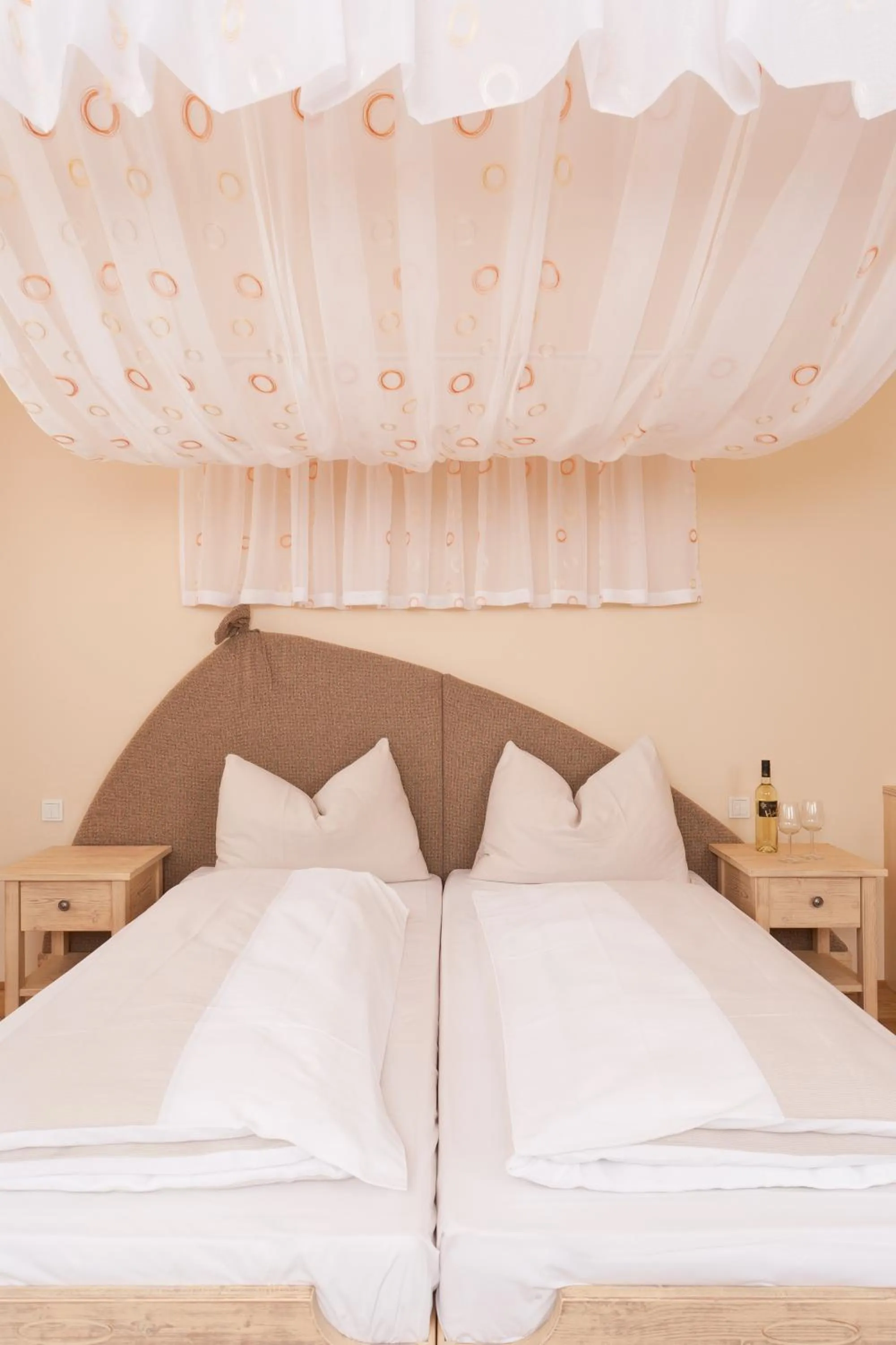 Bed in JUFA Hotel Weinviertel - Eselsmühle