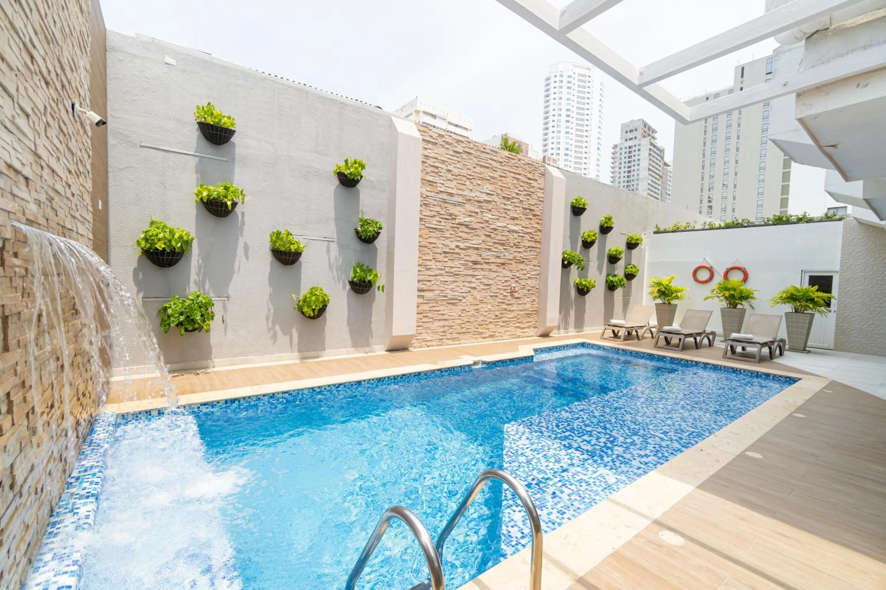 Pool view in Hotel Barlovento