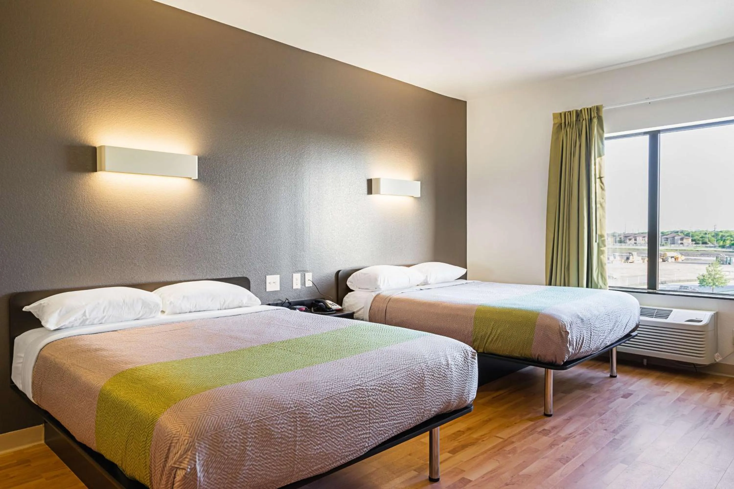 Photo of the whole room, Bed in Studio 6-Buda, TX