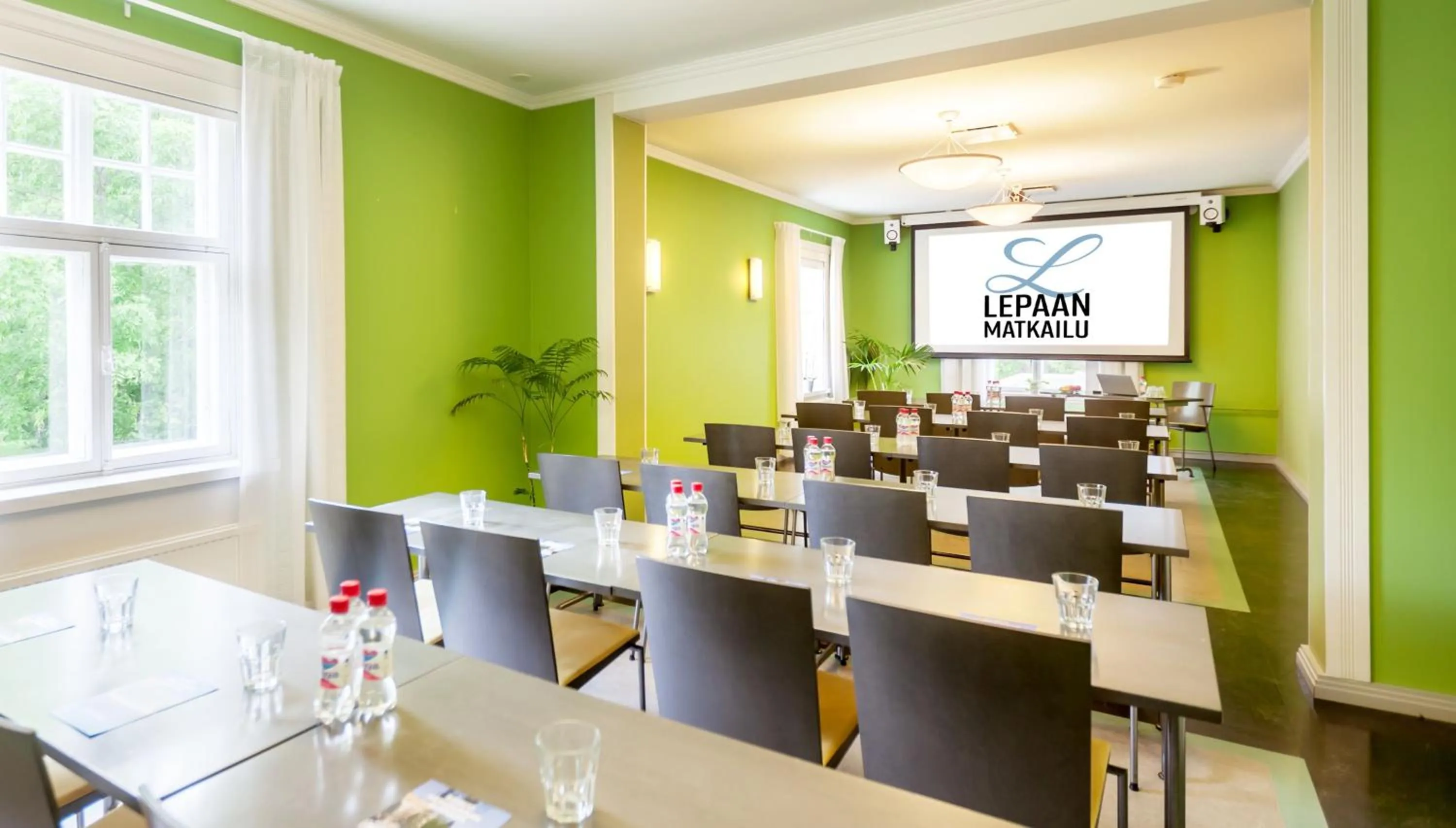 Business facilities in Lepaan Kartanon Toimela