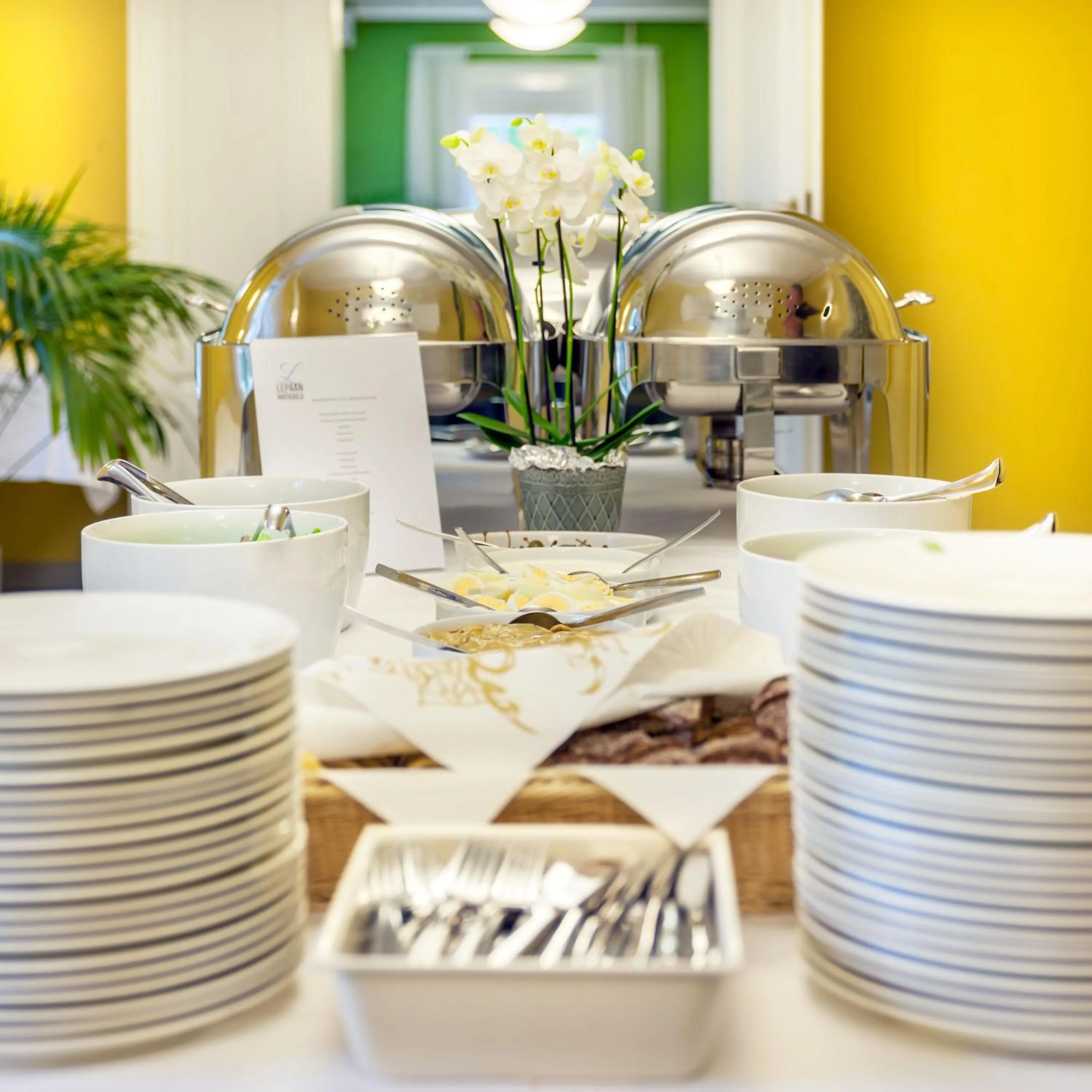 Restaurant/places to eat in Lepaan Kartanon Toimela