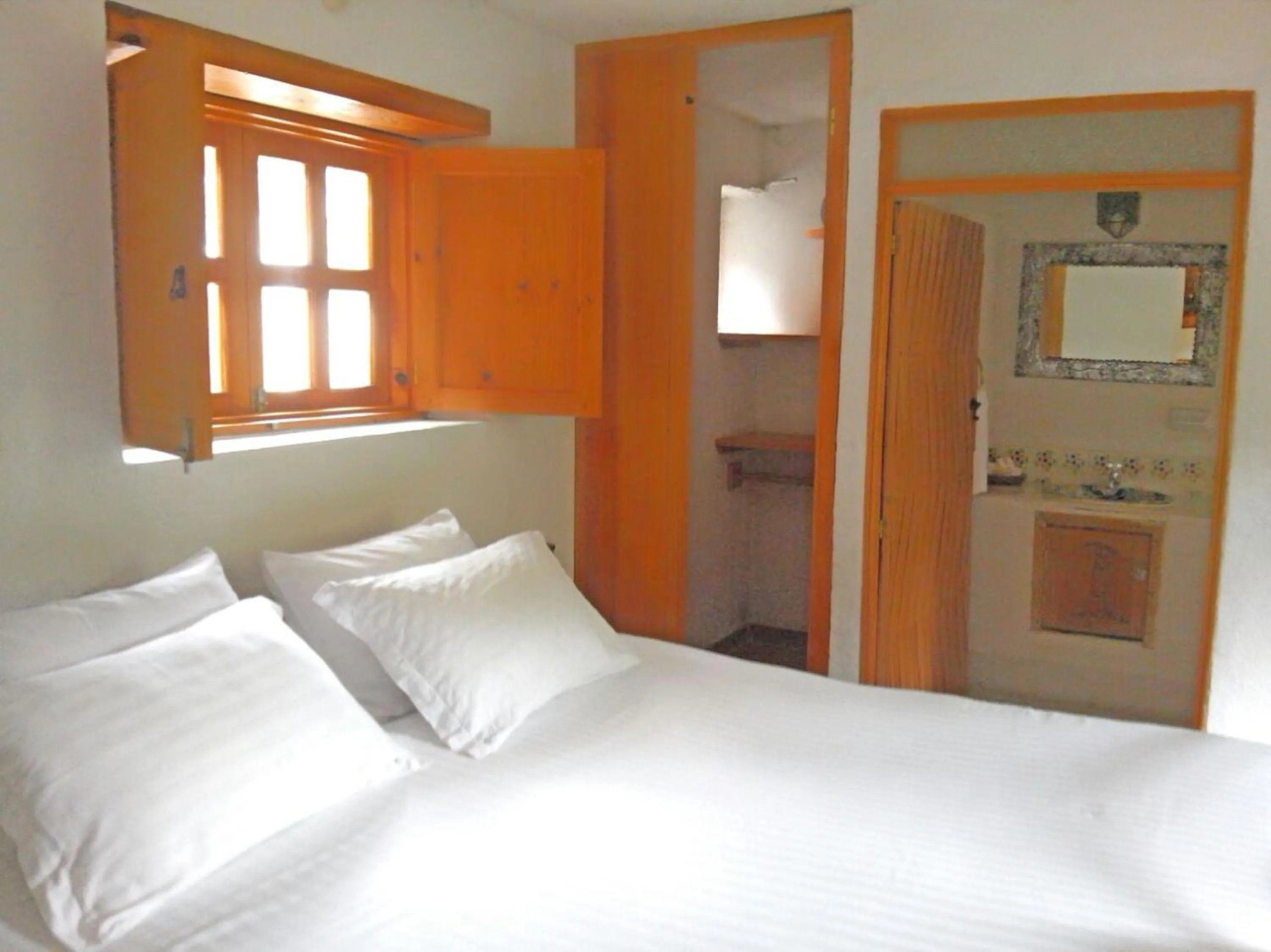 Decorative detail, Bed in La Casona Breakfast & Wellness Center