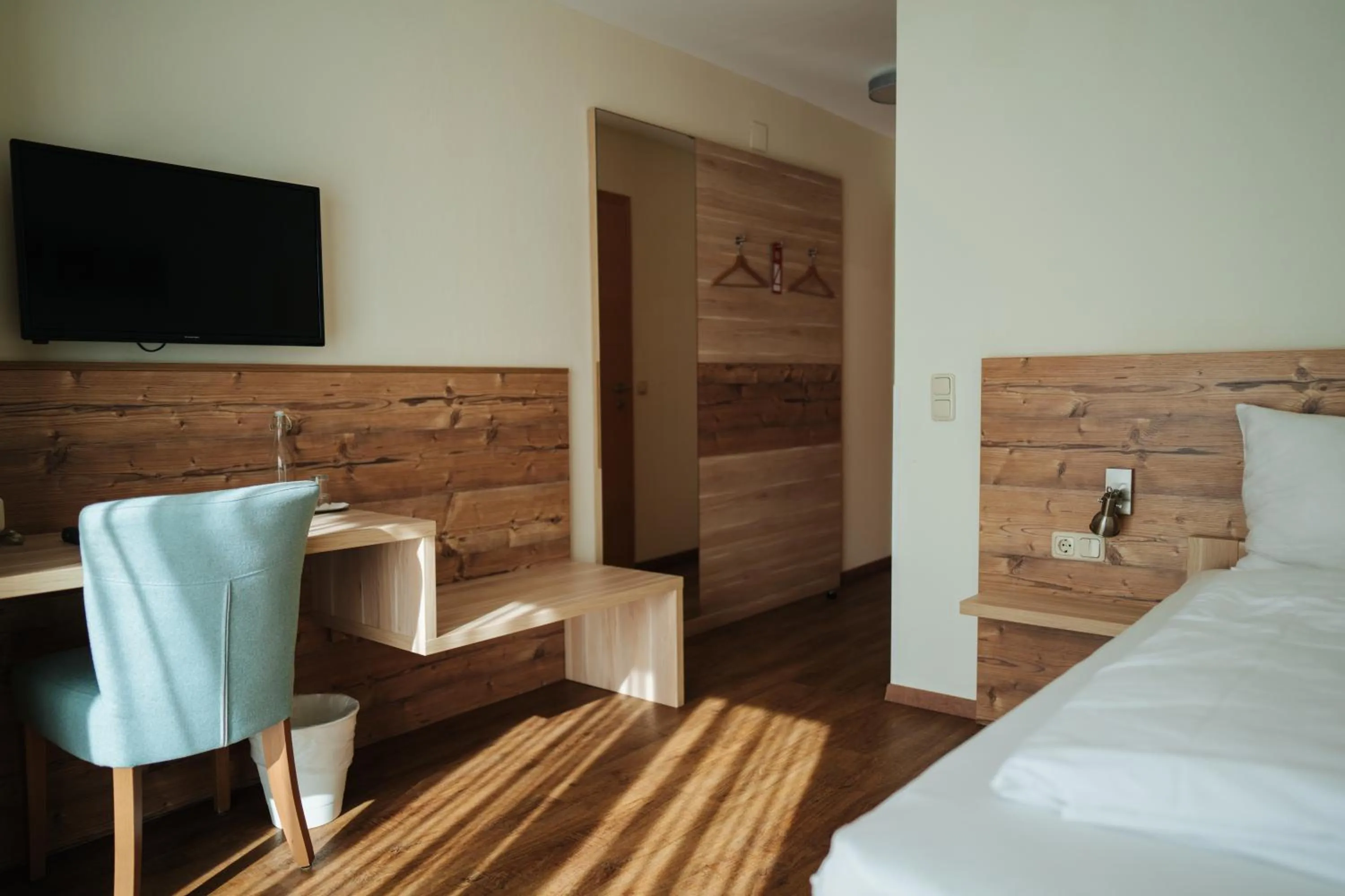 Property building, Bed in Pension Pirkdorfer See