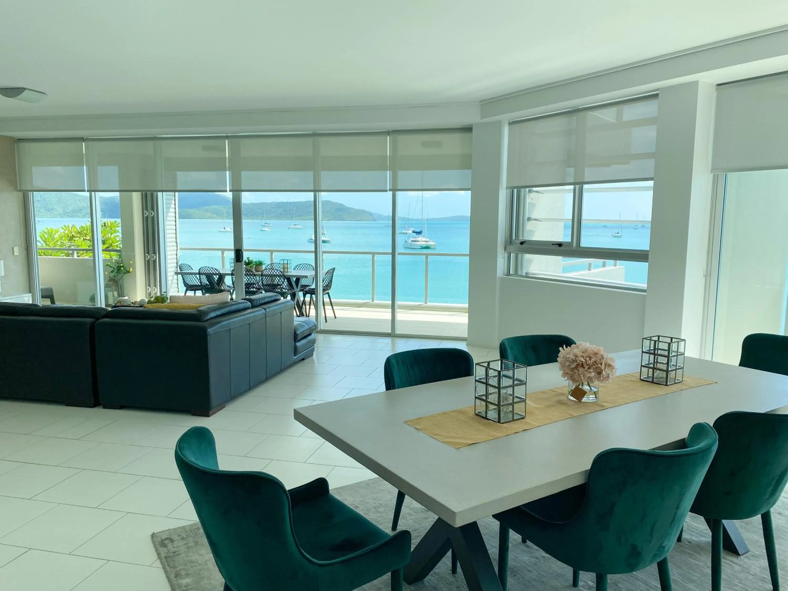 Dining area in Peninsula Airlie Beach