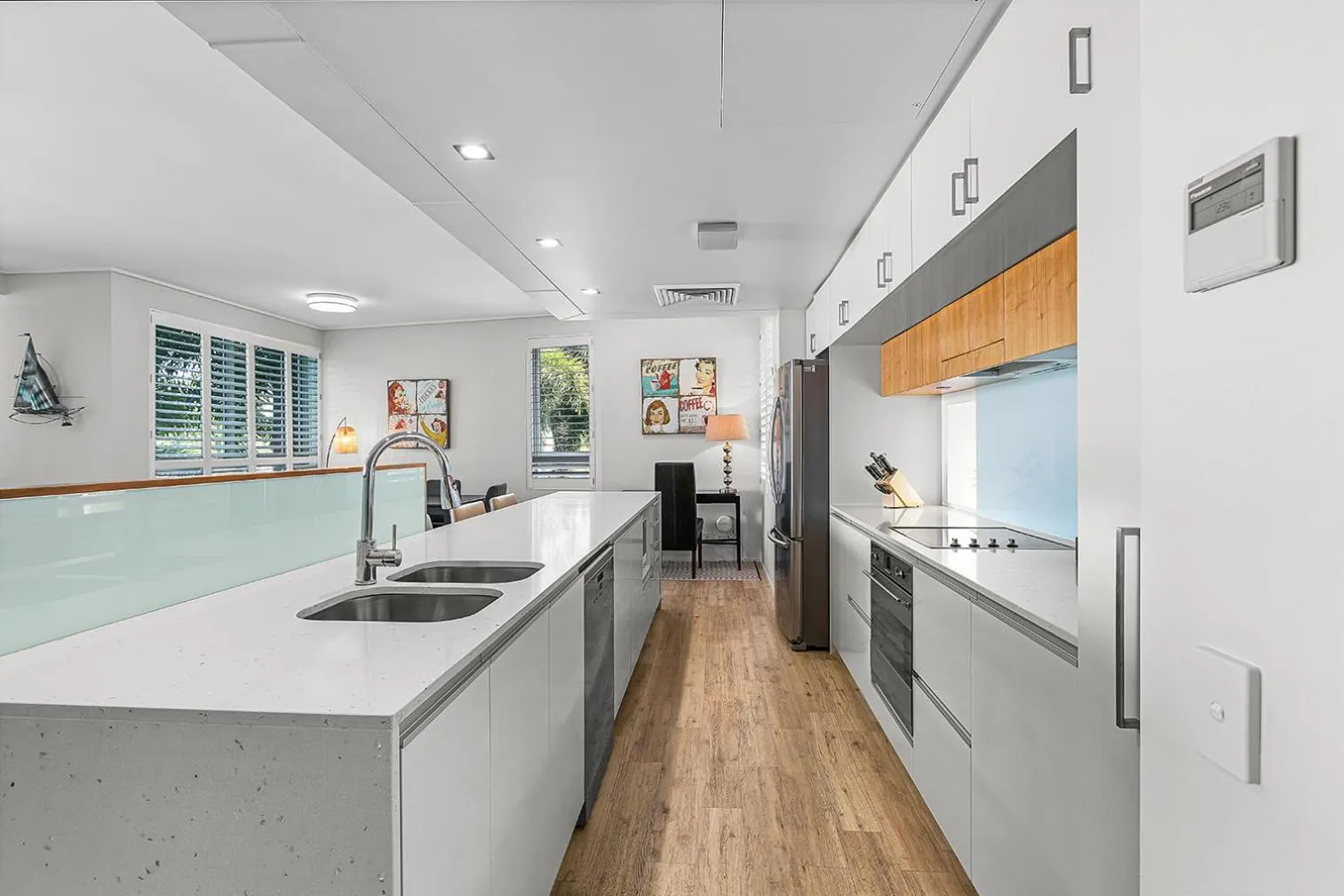 kitchen in Peninsula Airlie Beach