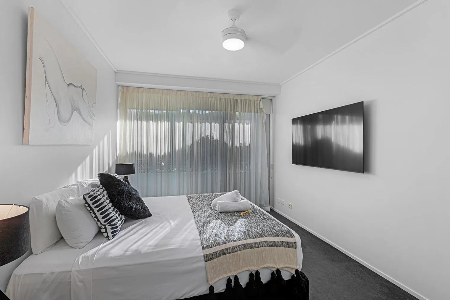 Bedroom, Bed in Peninsula Airlie Beach