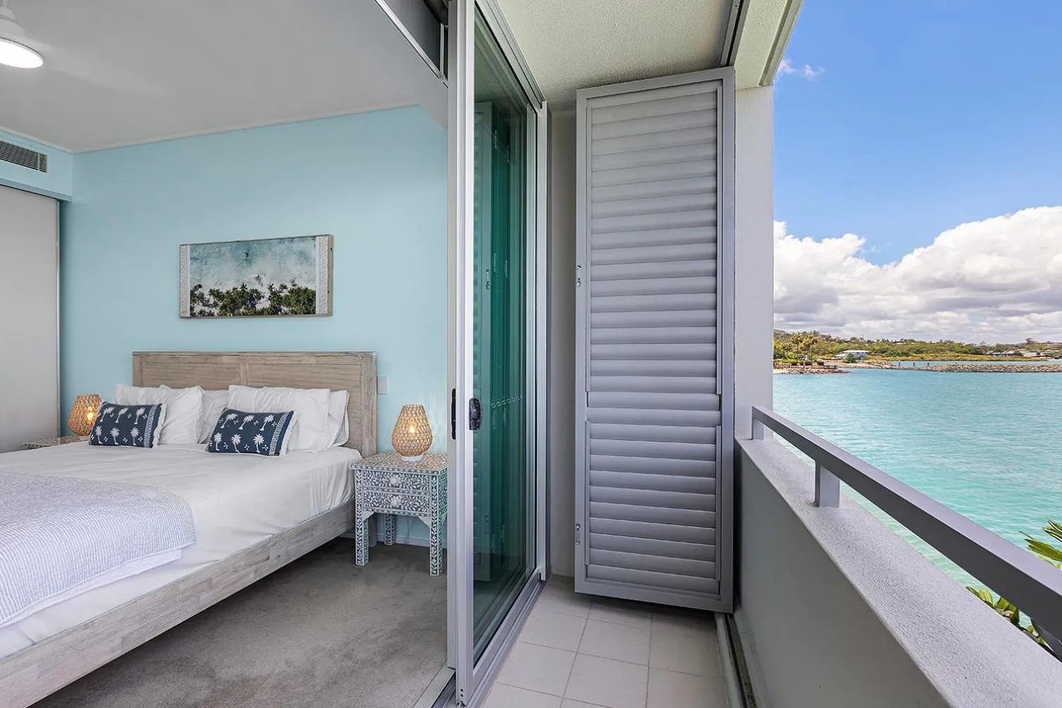 Bed in Peninsula Airlie Beach