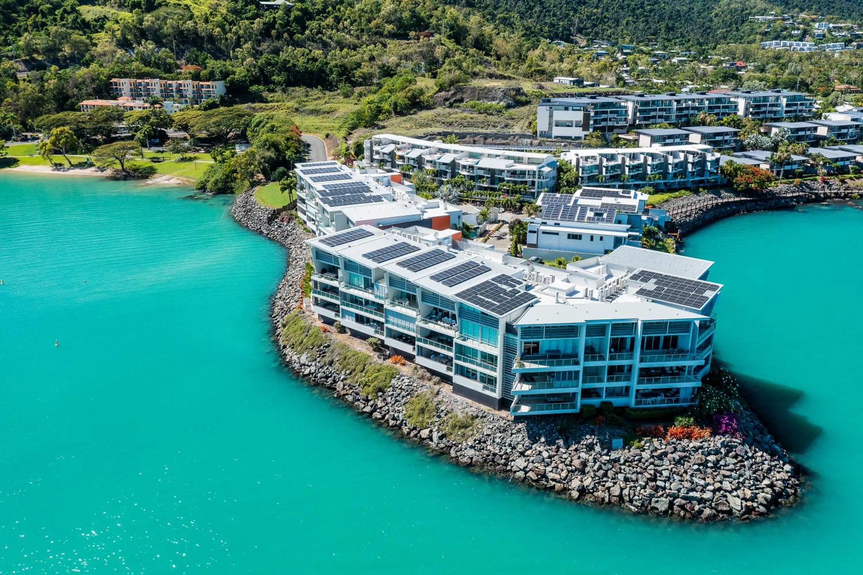Property building in Peninsula Airlie Beach