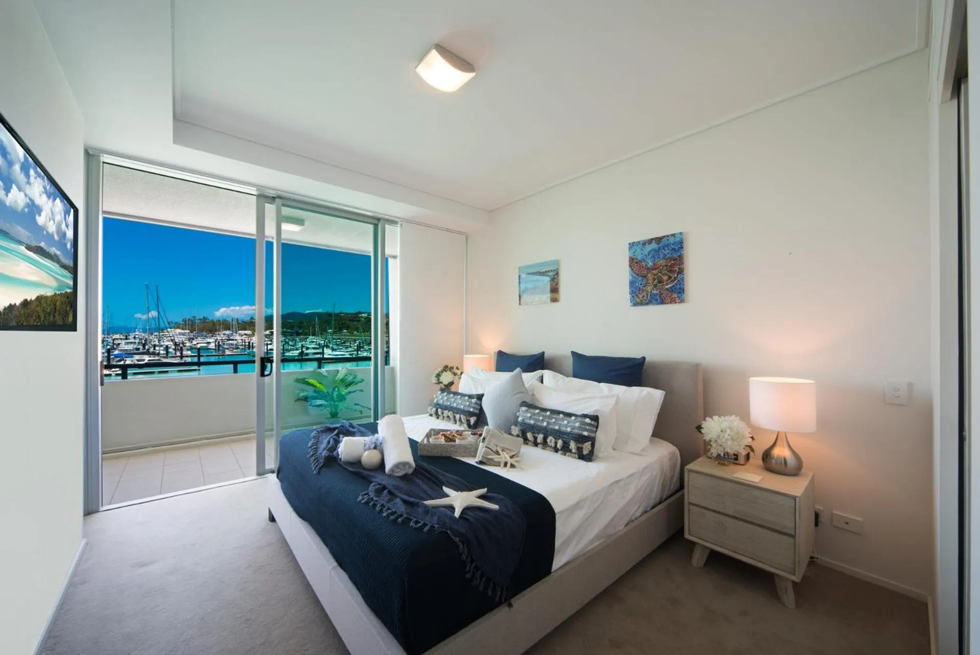 Bed in Peninsula Airlie Beach