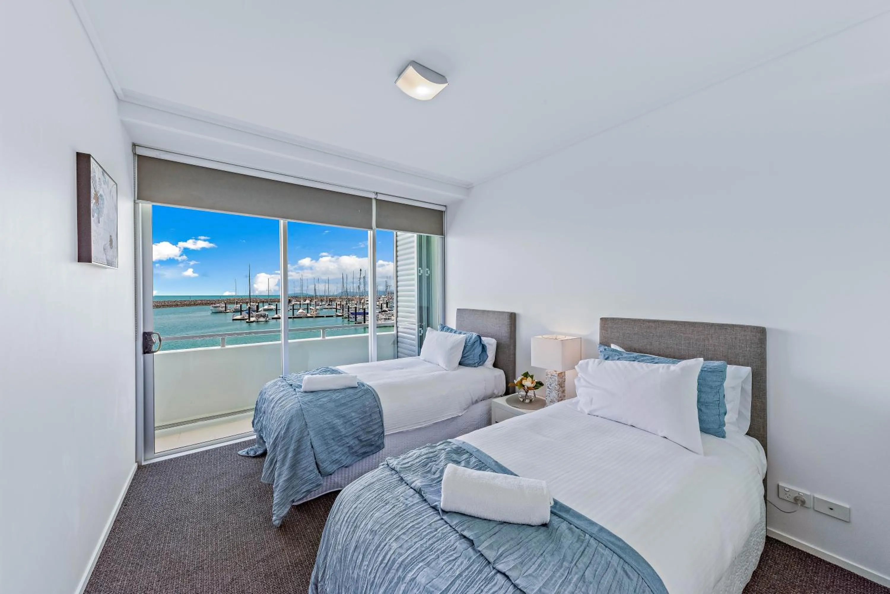 Bedroom, Bed in Peninsula Airlie Beach