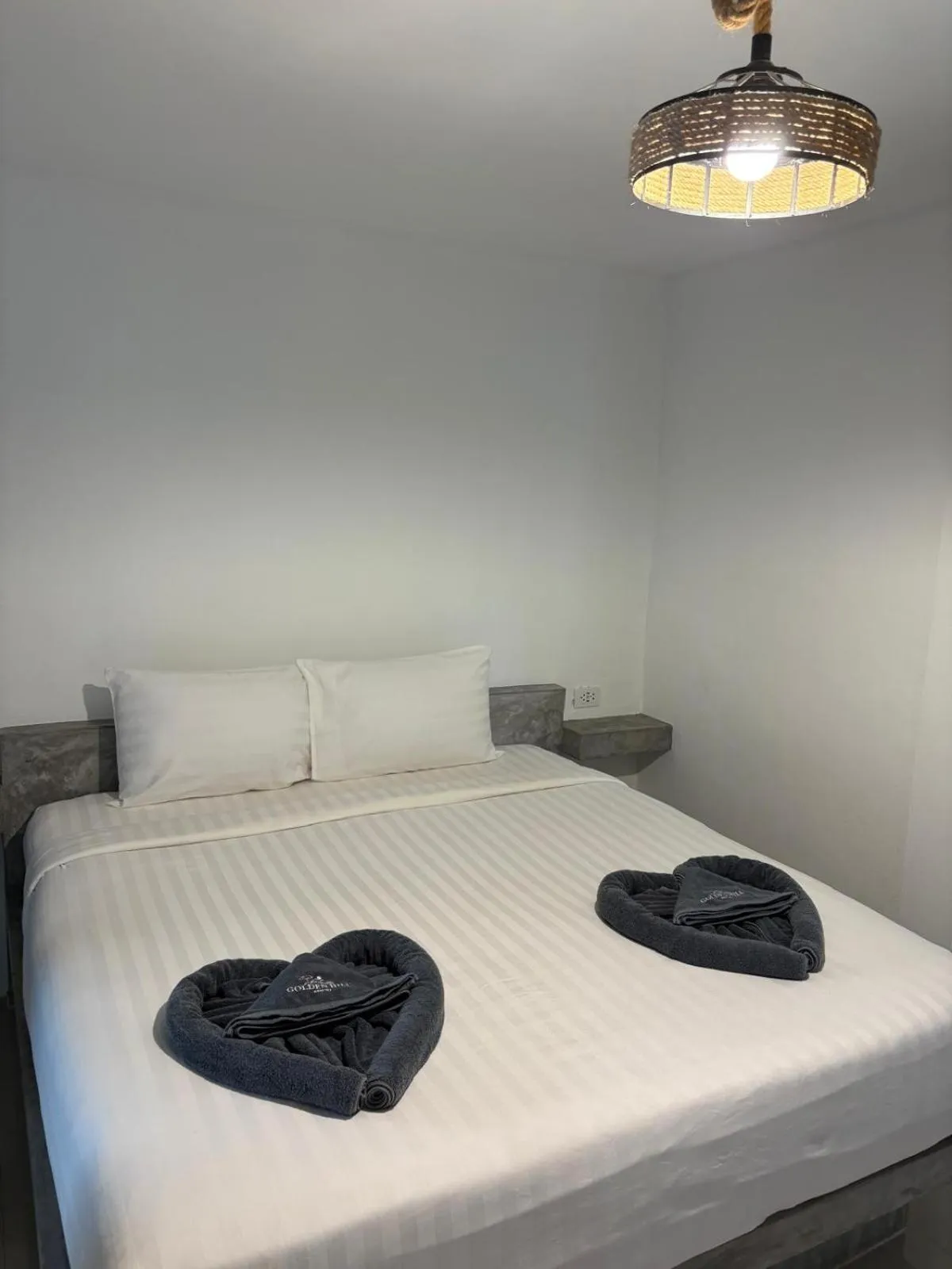 Bedroom, Bed in Golden Hill Resort