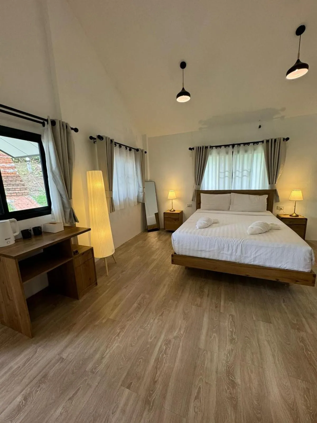 Photo of the whole room, Bed in Golden Hill Resort