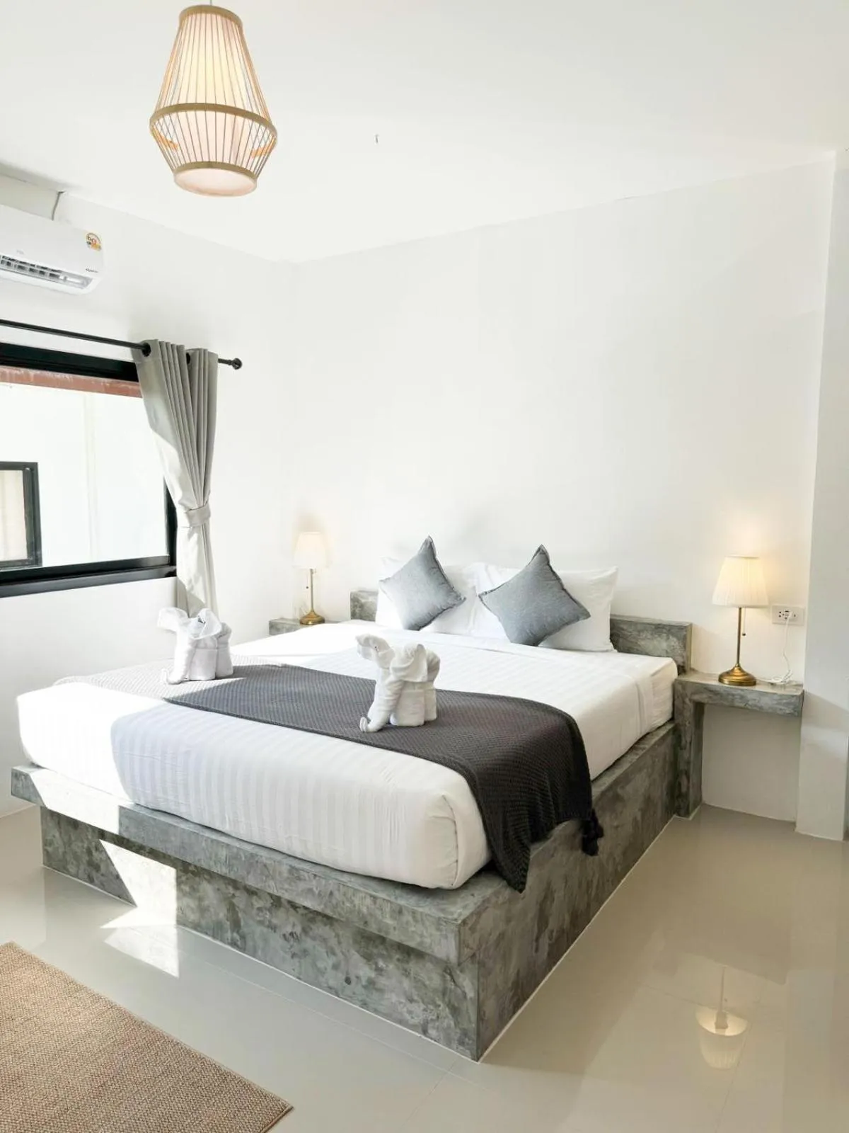 Bedroom, Bed in Golden Hill Resort