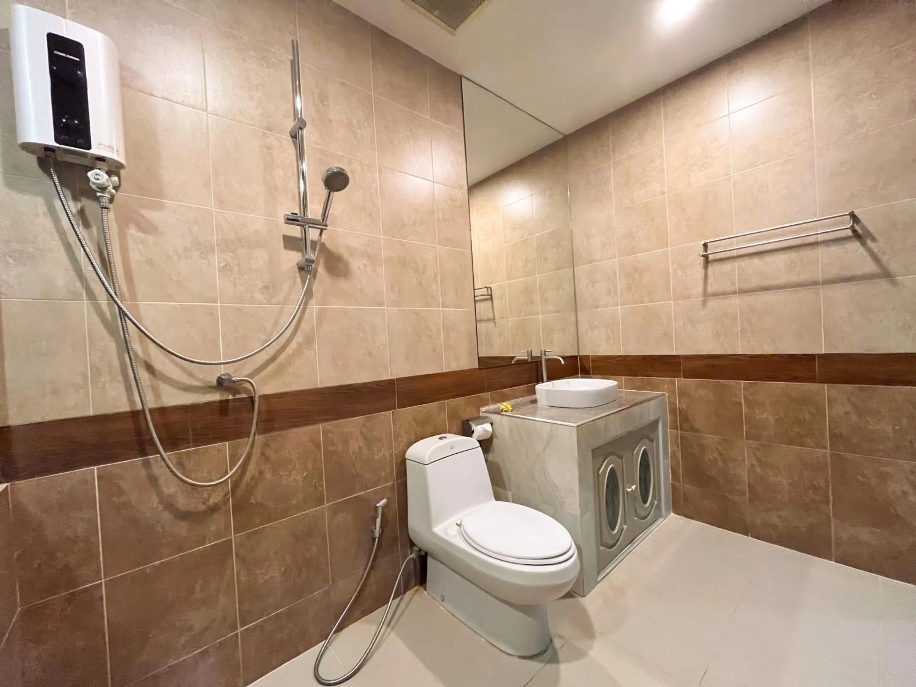 Shower in Golden Hill Resort