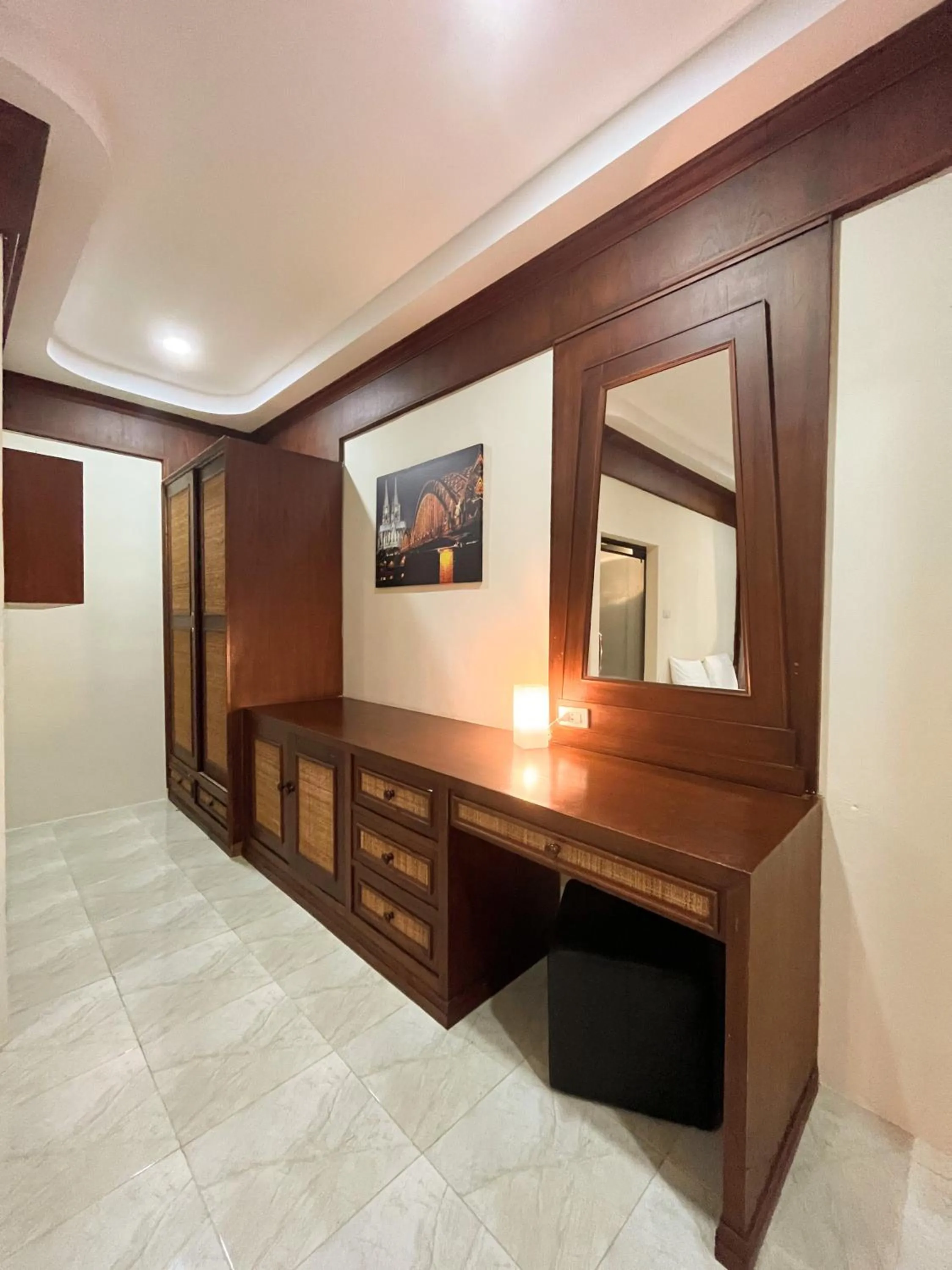 wardrobe in Golden Hill Resort