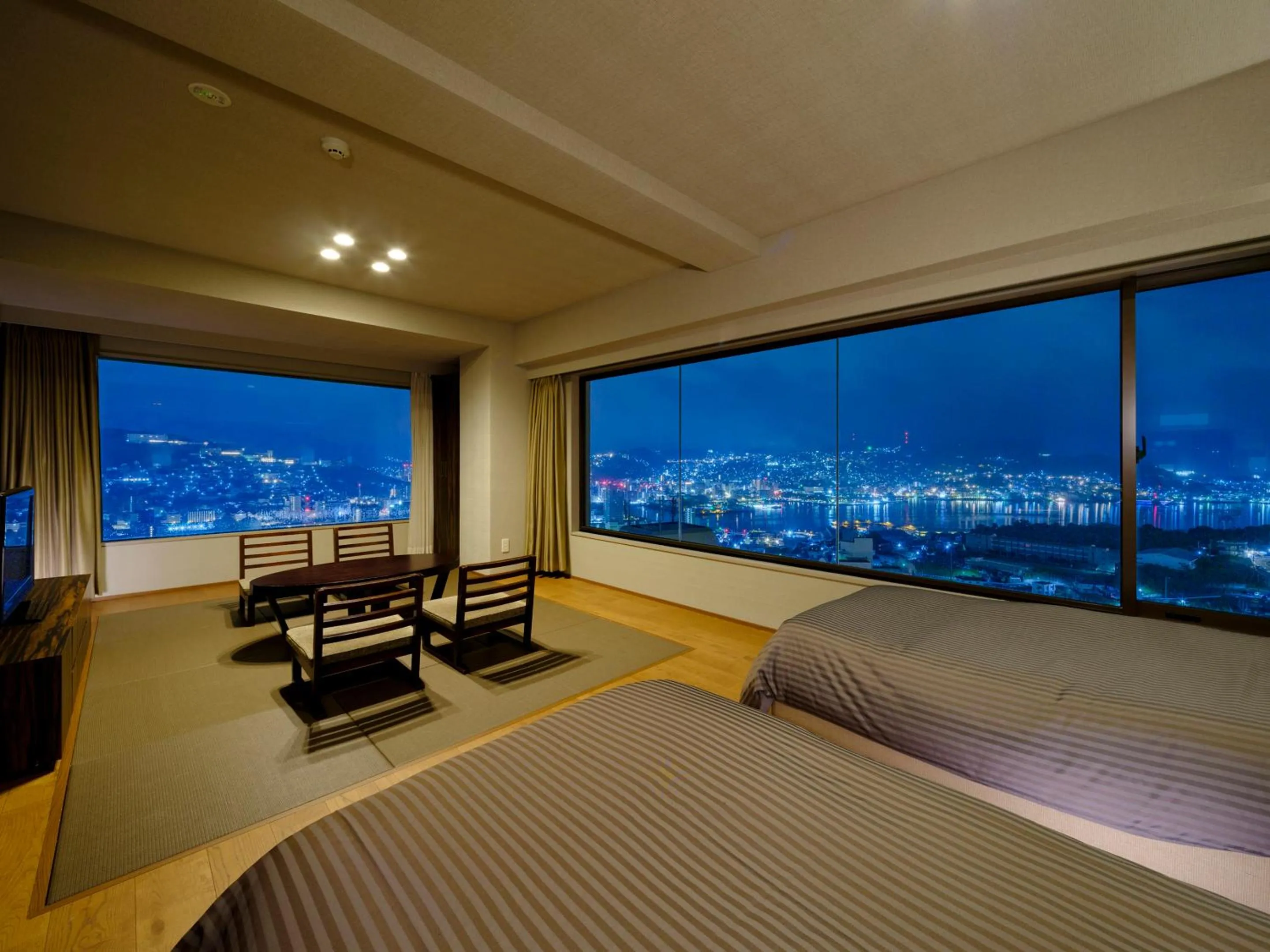 View (from property/room), Bed in Inasayama Kanko Hotel