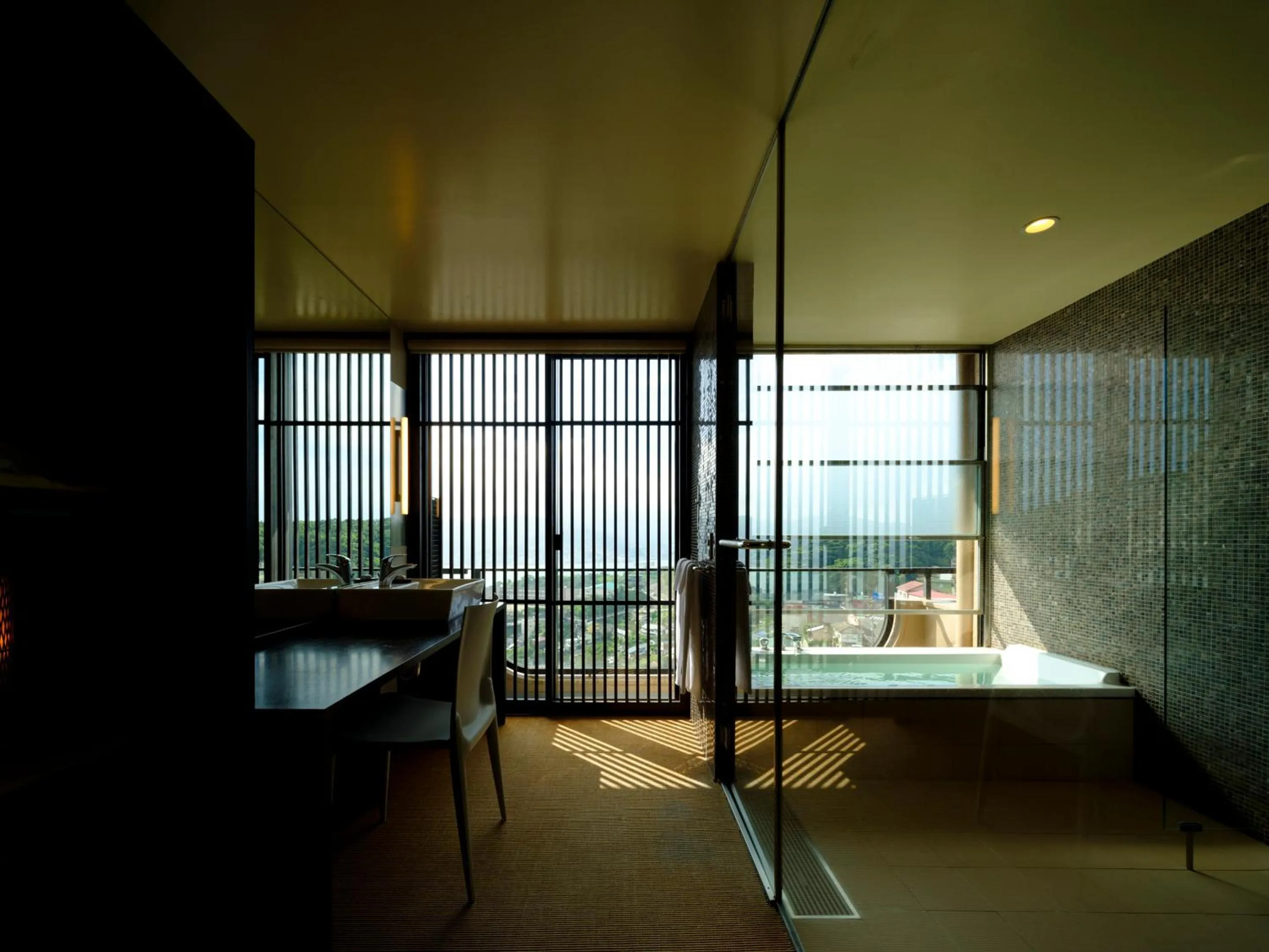 Bathroom, Bed in Inasayama Kanko Hotel