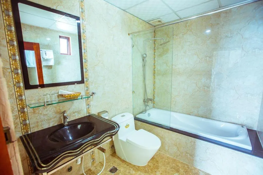 Shower in Oliver Hotel