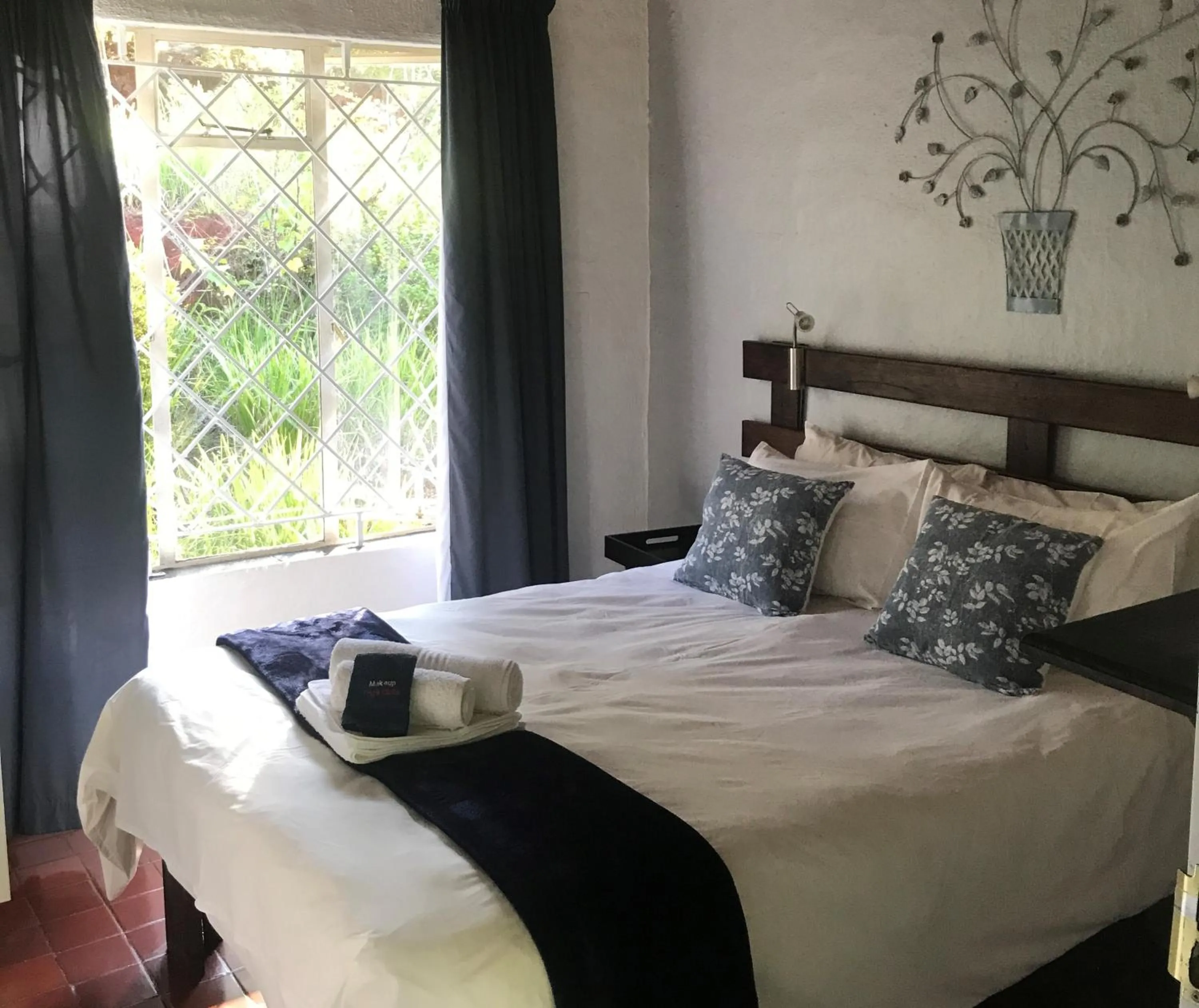 Bedroom, Bed in Sabie Star