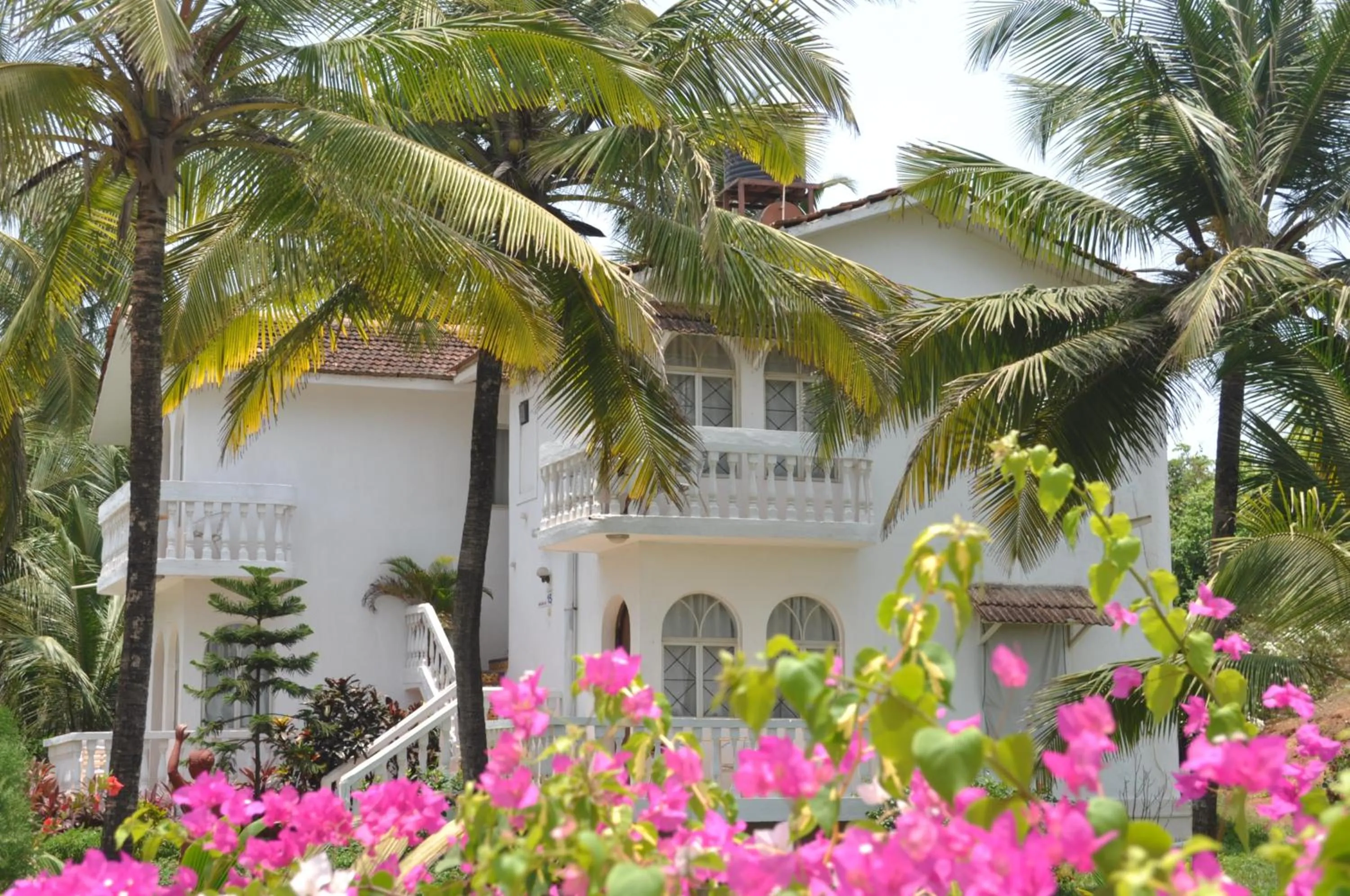 Facade/entrance in Colonia Santa Maria
