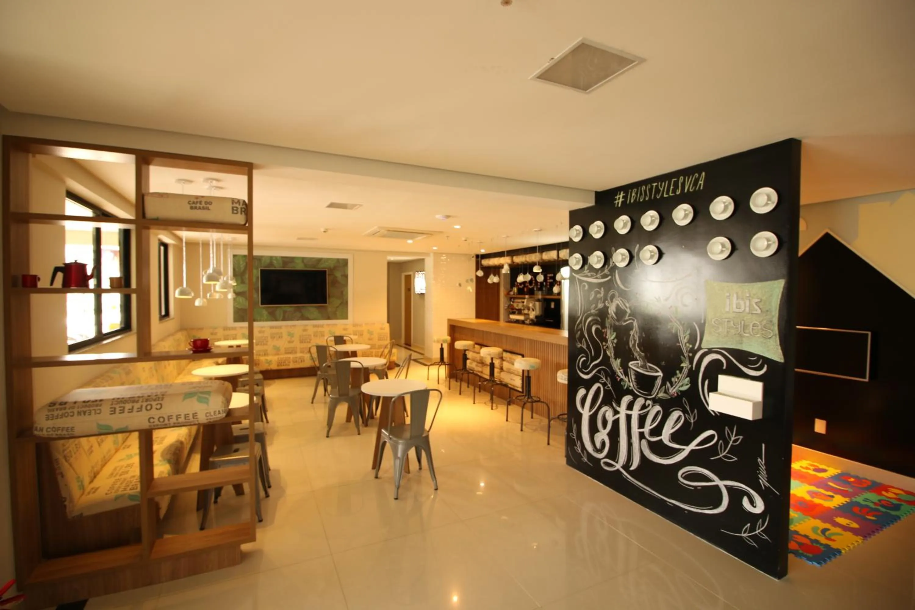 Lounge or bar in ibis Styles Vitoria da Conquista