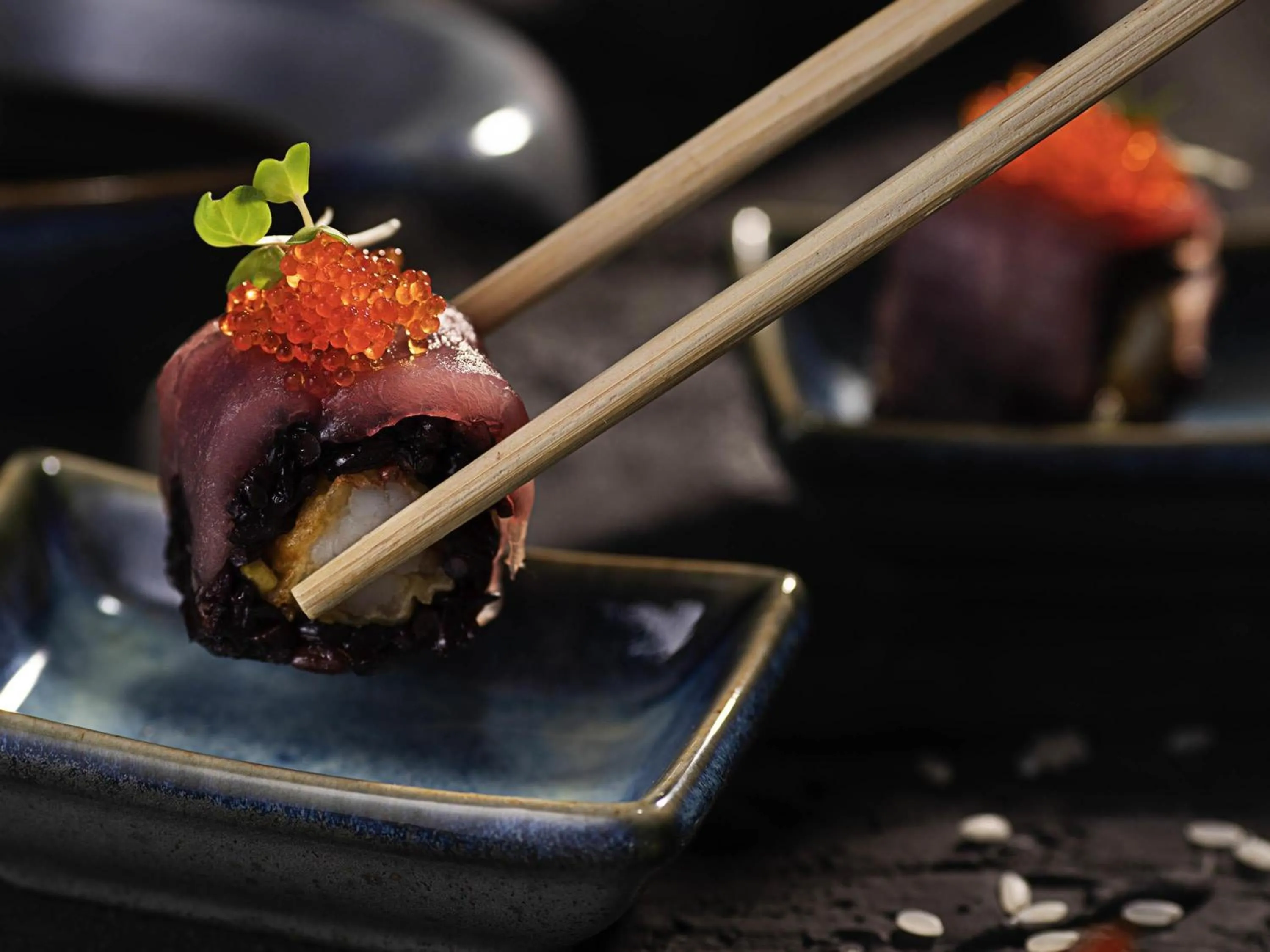 Restaurant/places to eat in Novotel Chennai Chamiers Road