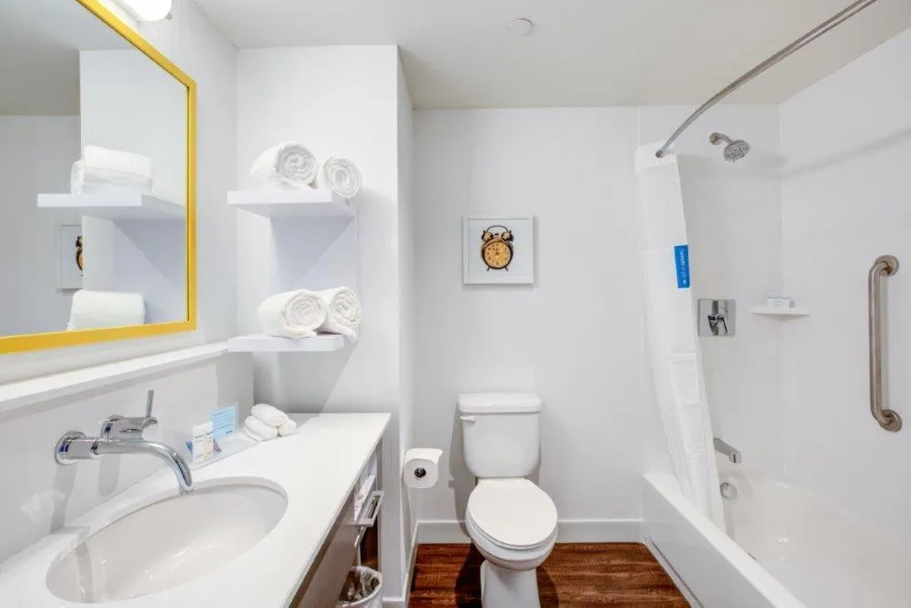 Bathroom in Hampton Inn & Suites Boston/Waltham