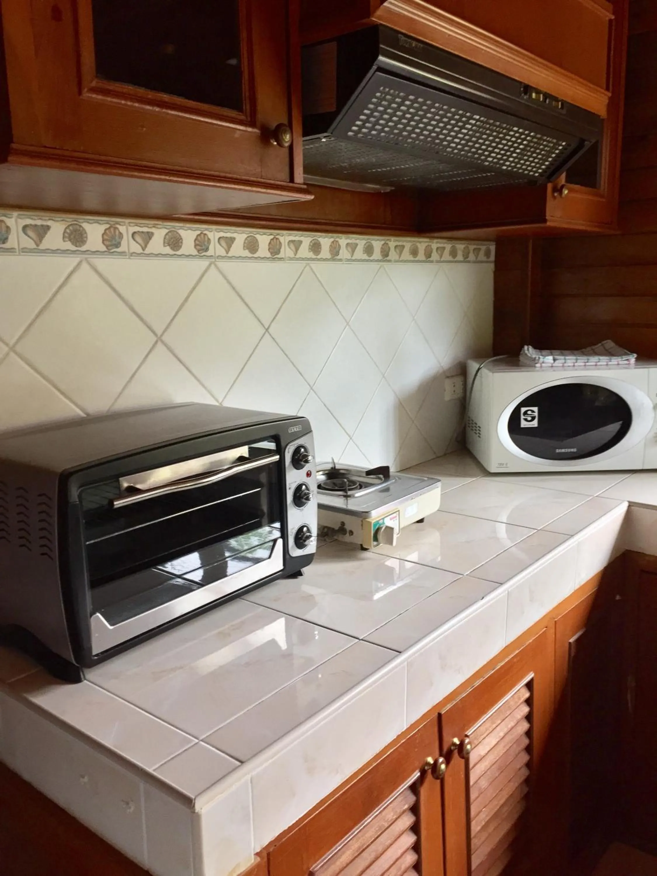 Kitchen or kitchenette in Baan Laem Noi Villa's