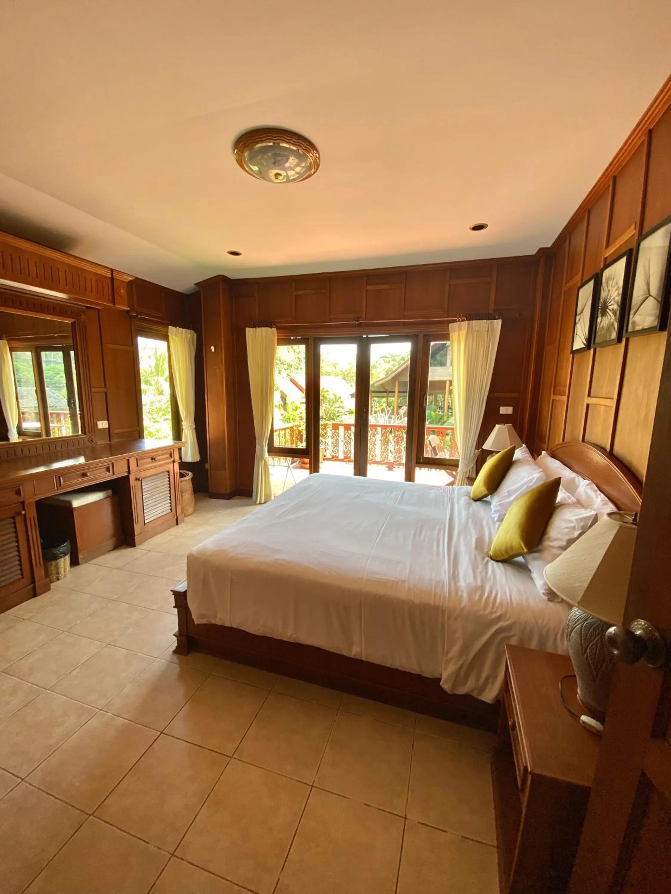 Bedroom, Bed in Baan Laem Noi Villa's