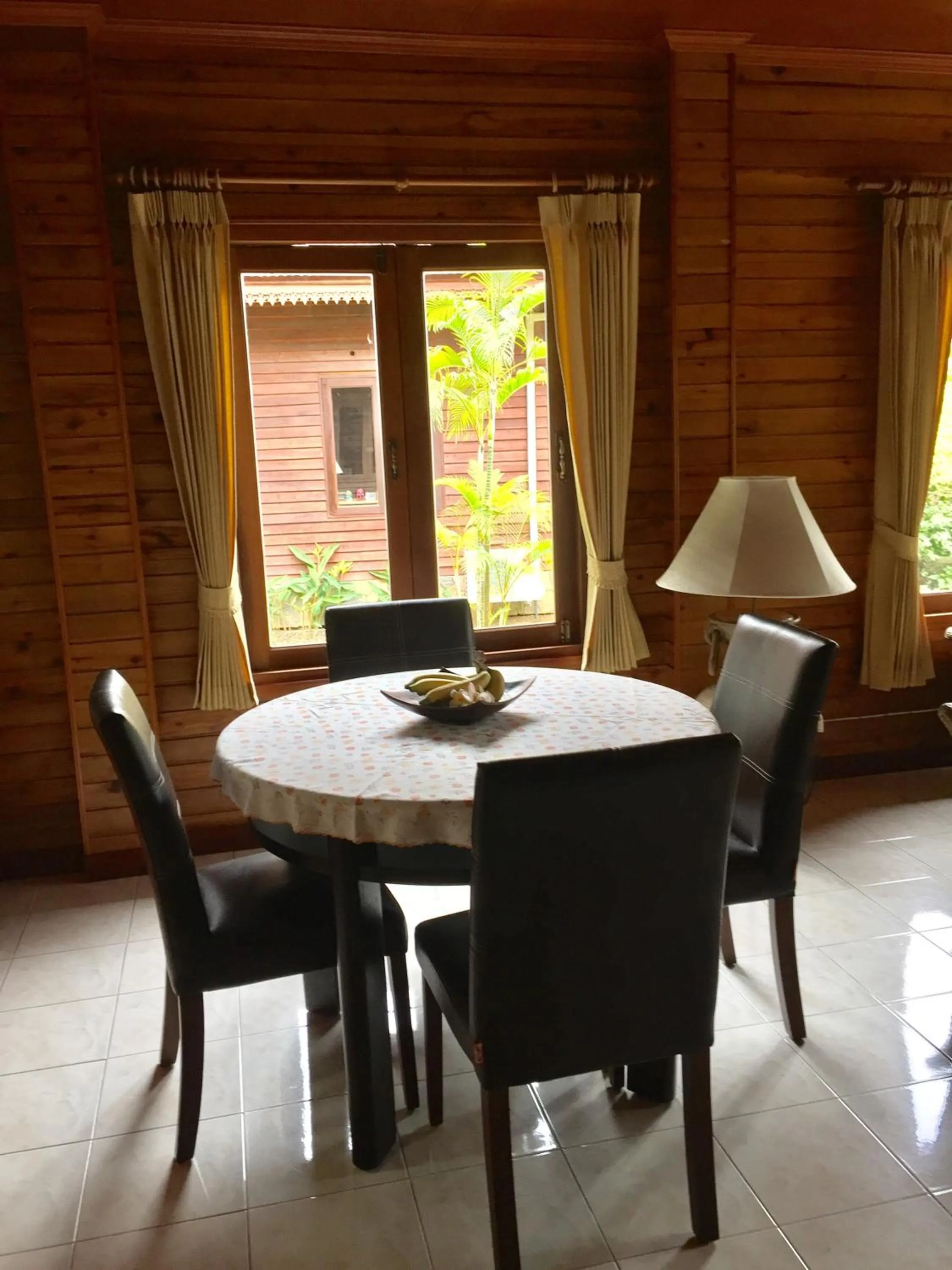 Kitchen or kitchenette in Baan Laem Noi Villa's