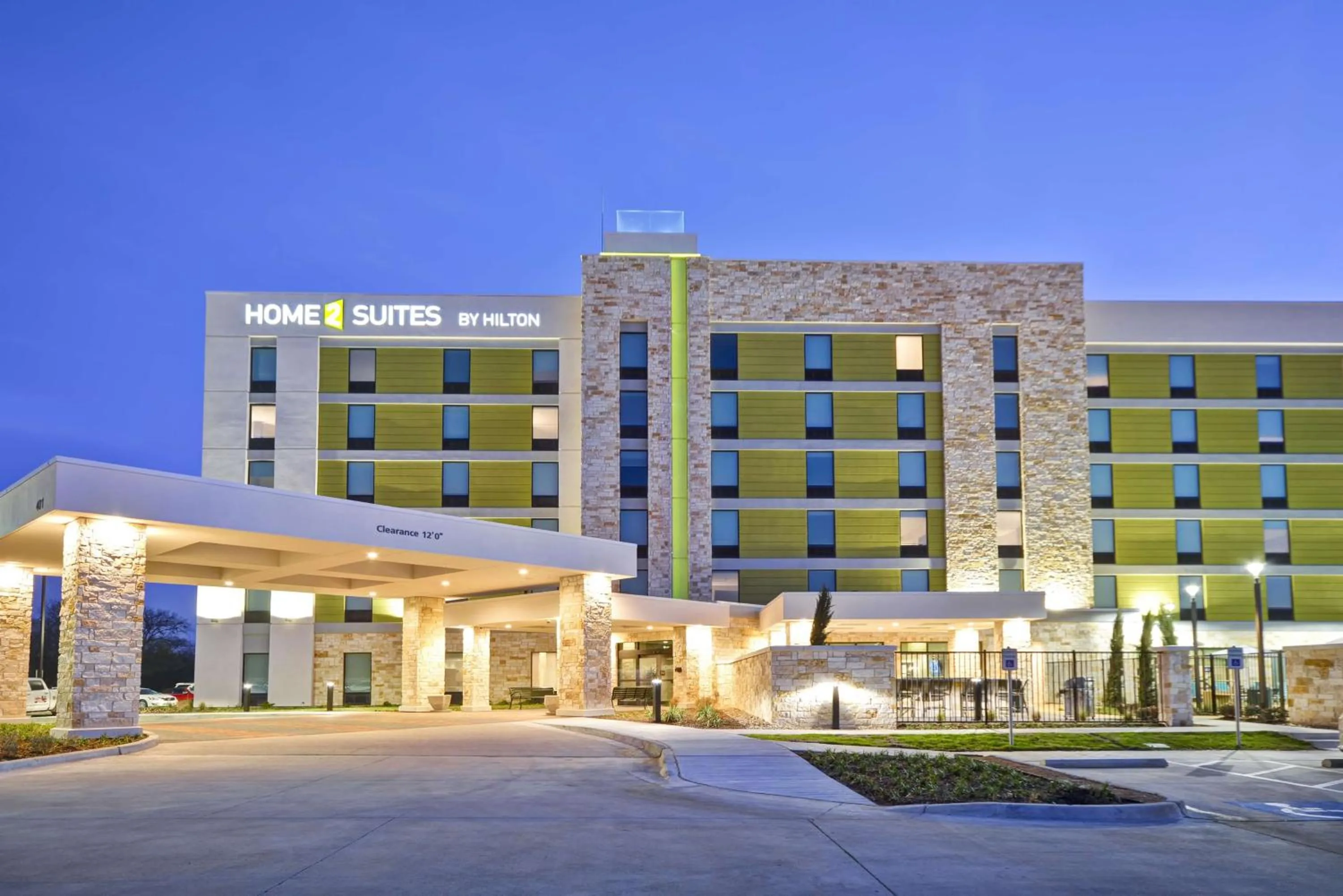 Property building in Home2 Suites By Hilton Plano Richardson