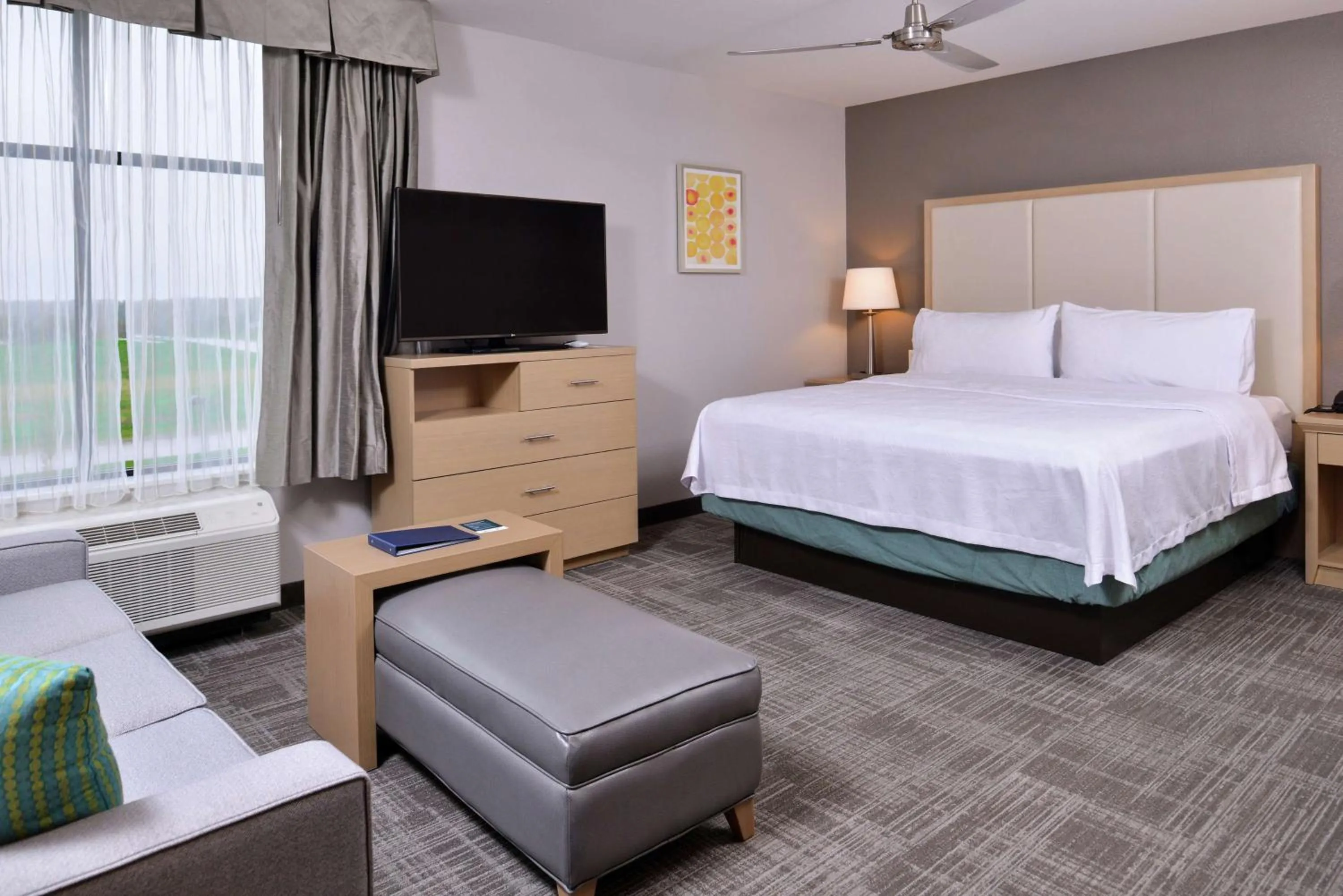 Bedroom, Bed in Homewood Suites Des Moines Airport