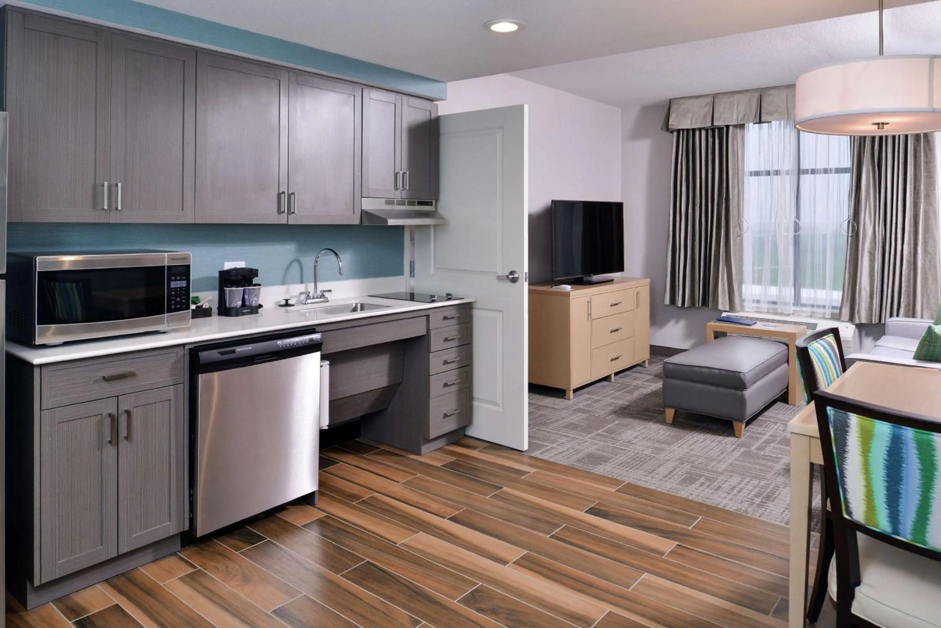 Bedroom in Homewood Suites Des Moines Airport