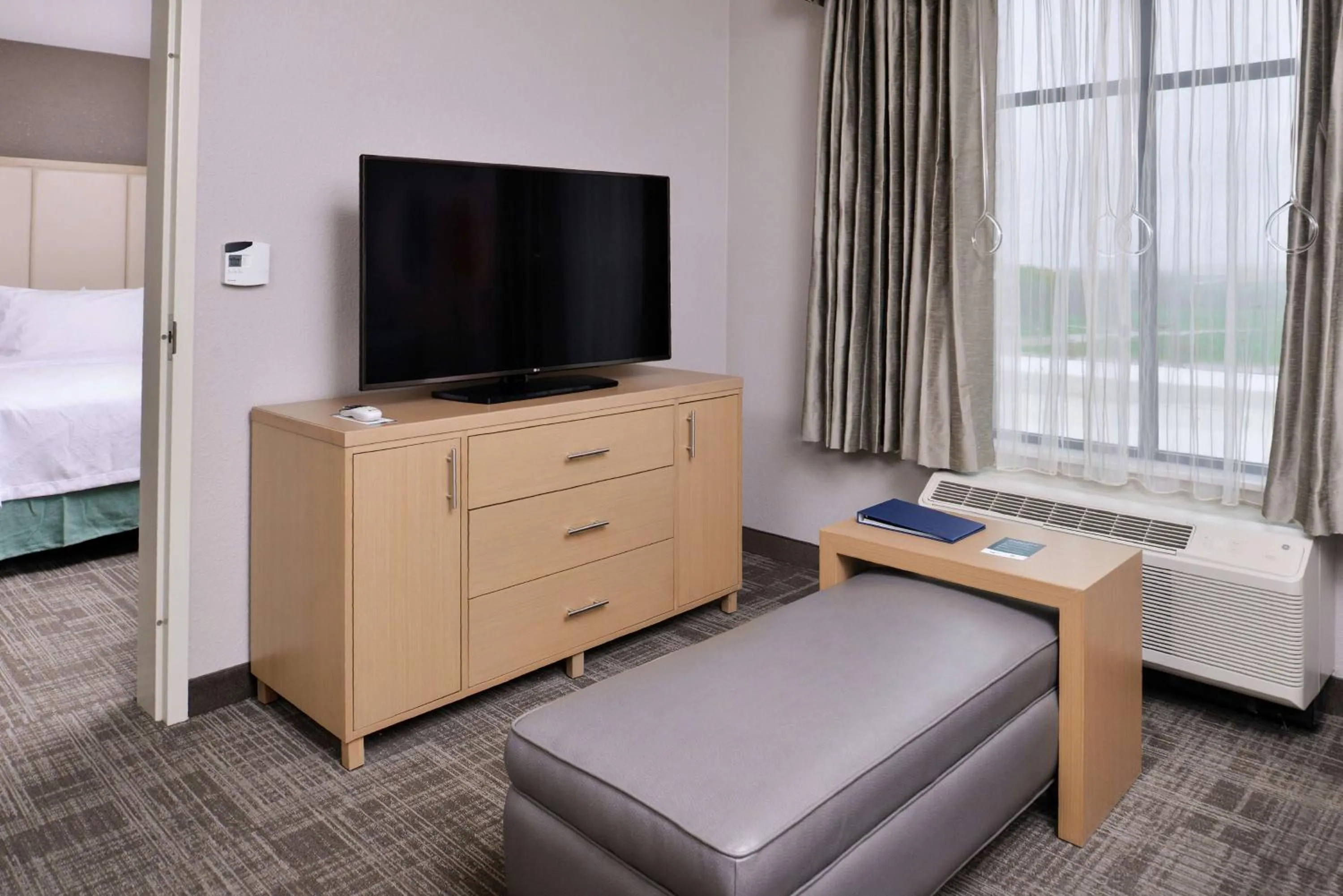 Bedroom, Bed in Homewood Suites Des Moines Airport
