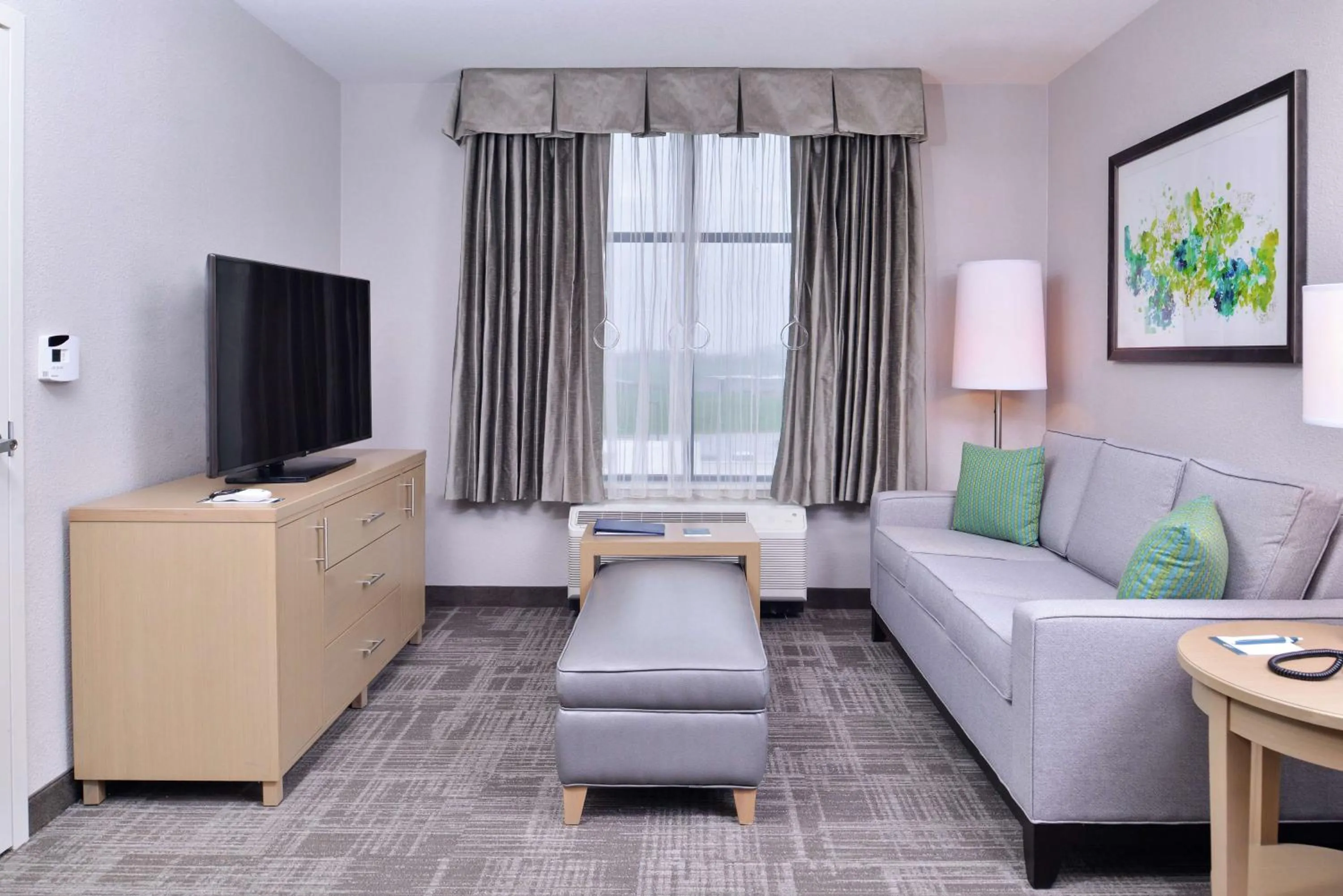 Bedroom in Homewood Suites Des Moines Airport