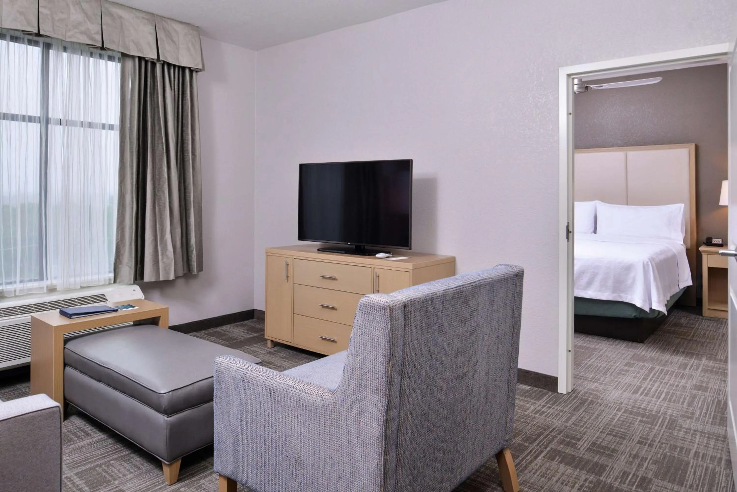 Bedroom, Bed in Homewood Suites Des Moines Airport