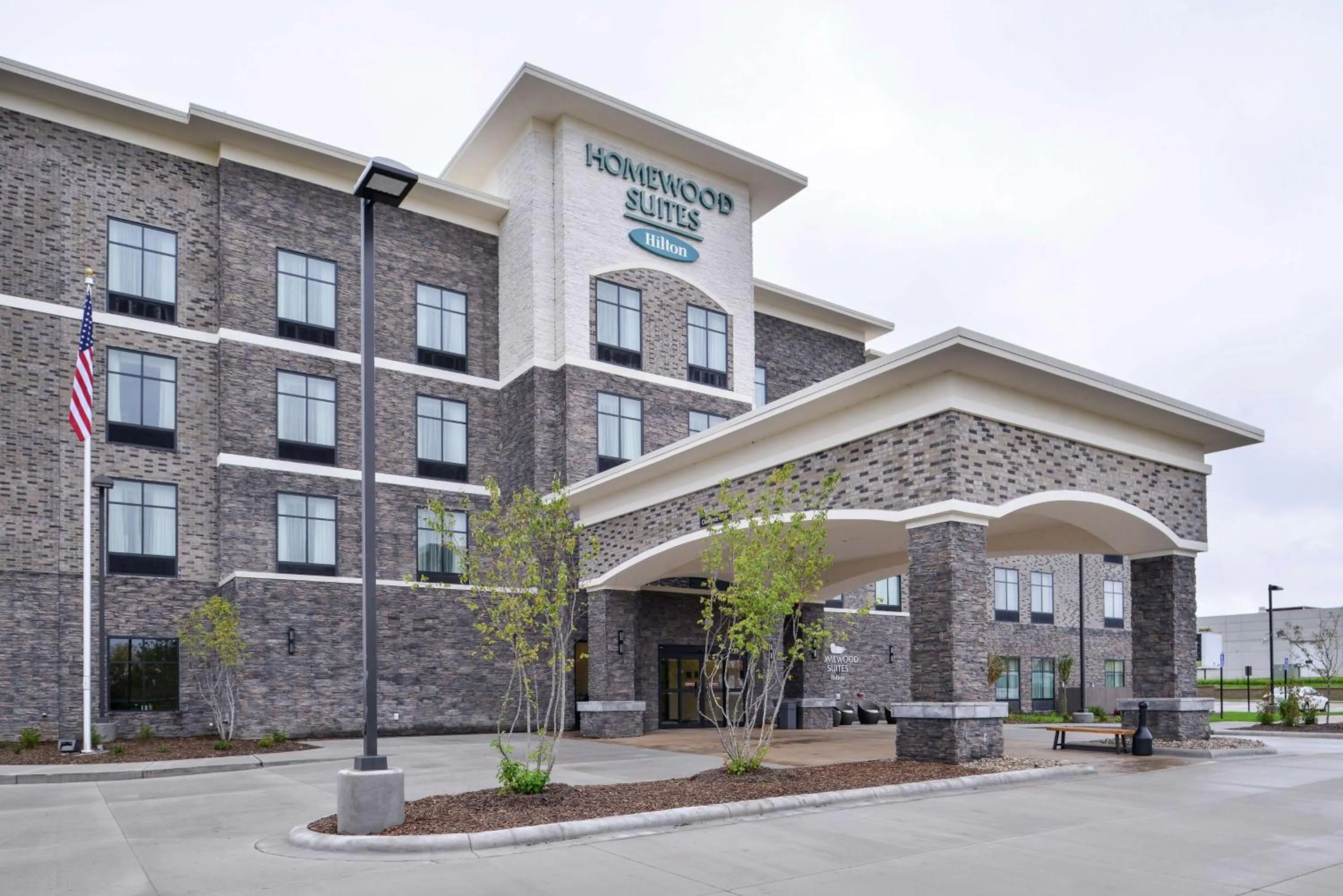 Property building in Homewood Suites Des Moines Airport