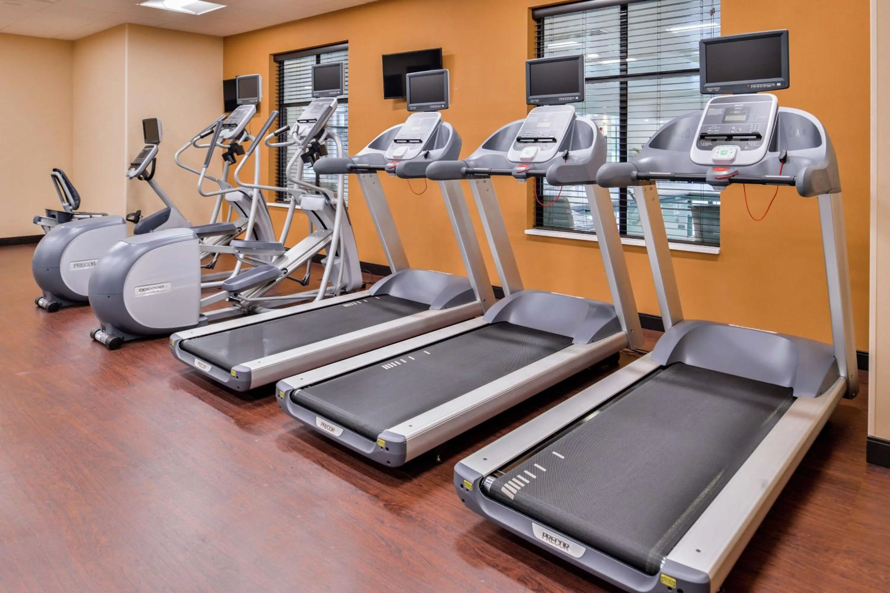 Fitness centre/facilities in Homewood Suites Des Moines Airport