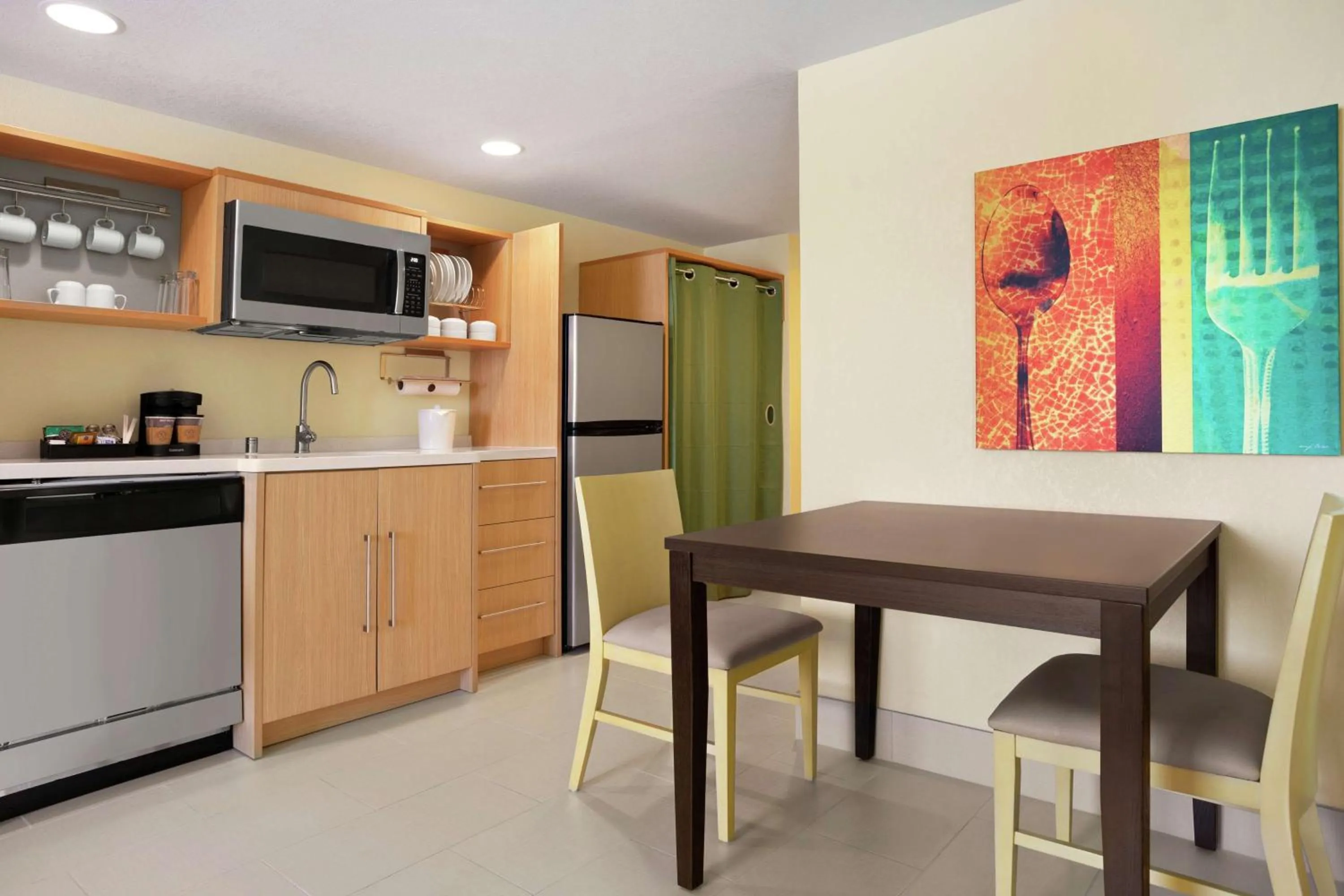 Kitchen or kitchenette in Home2 Suites By Hilton Elko