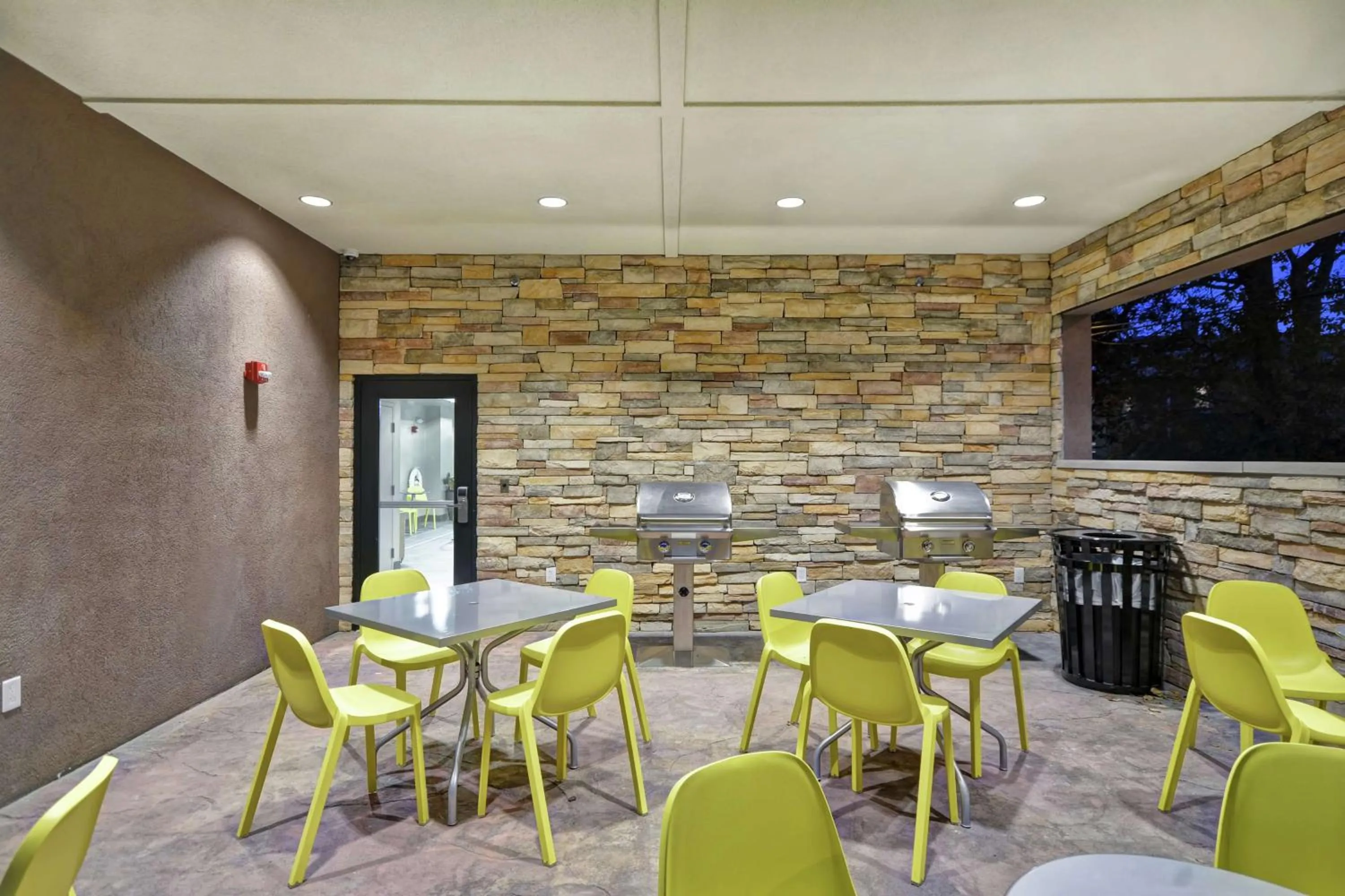 Patio in Home2 Suites By Hilton Carbondale