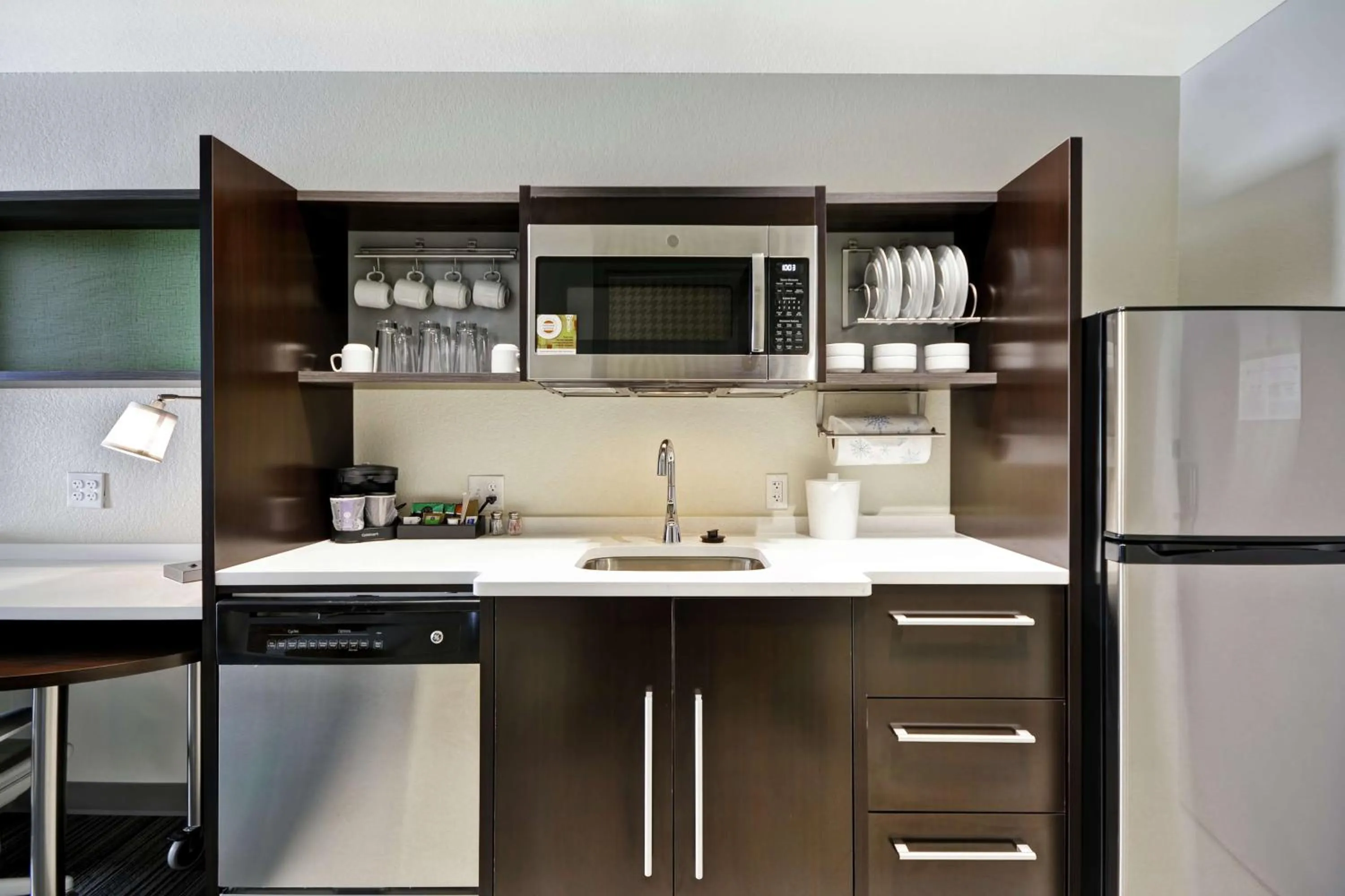 Kitchen or kitchenette in Home2 Suites By Hilton Carbondale
