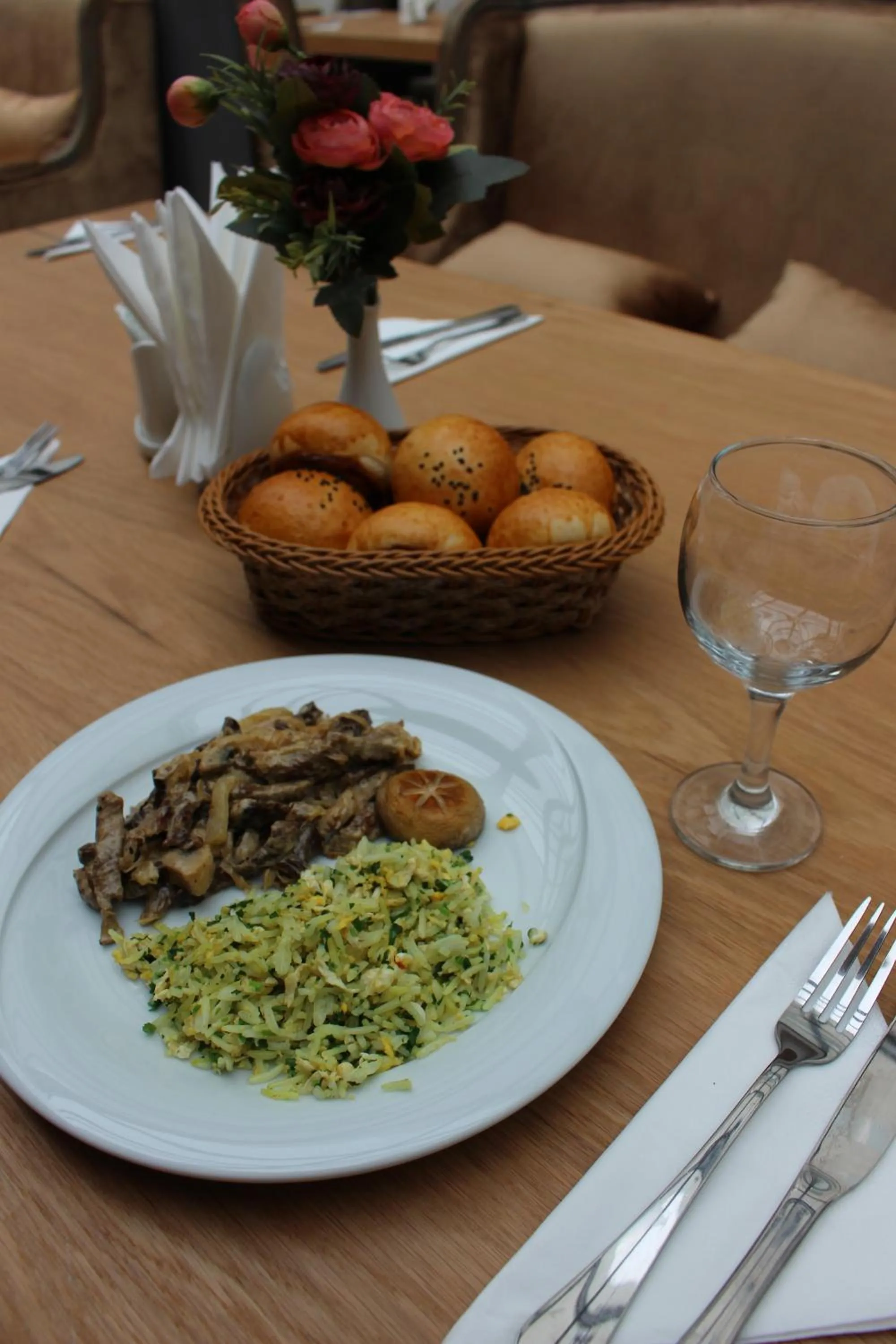 Restaurant/places to eat in Sky Hotel Baku