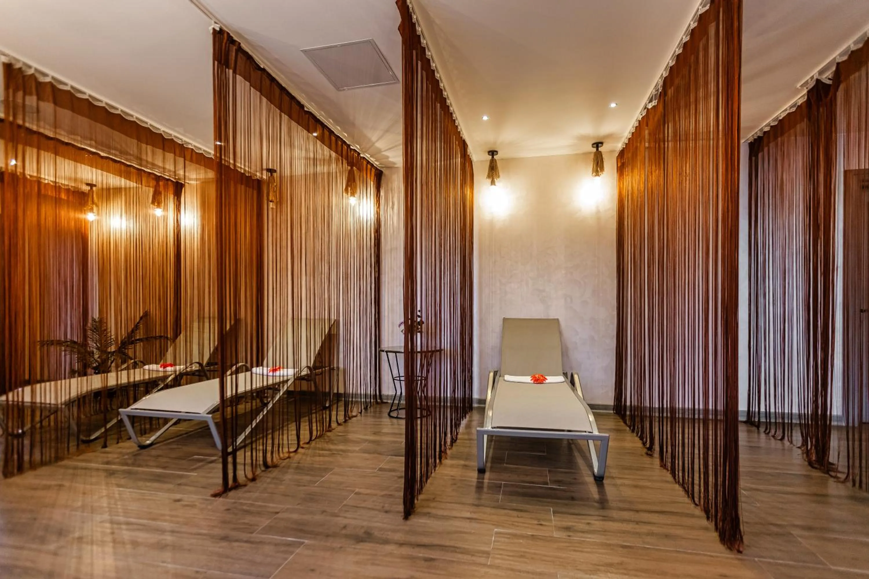 Lounge or bar in Sky Hotel Baku