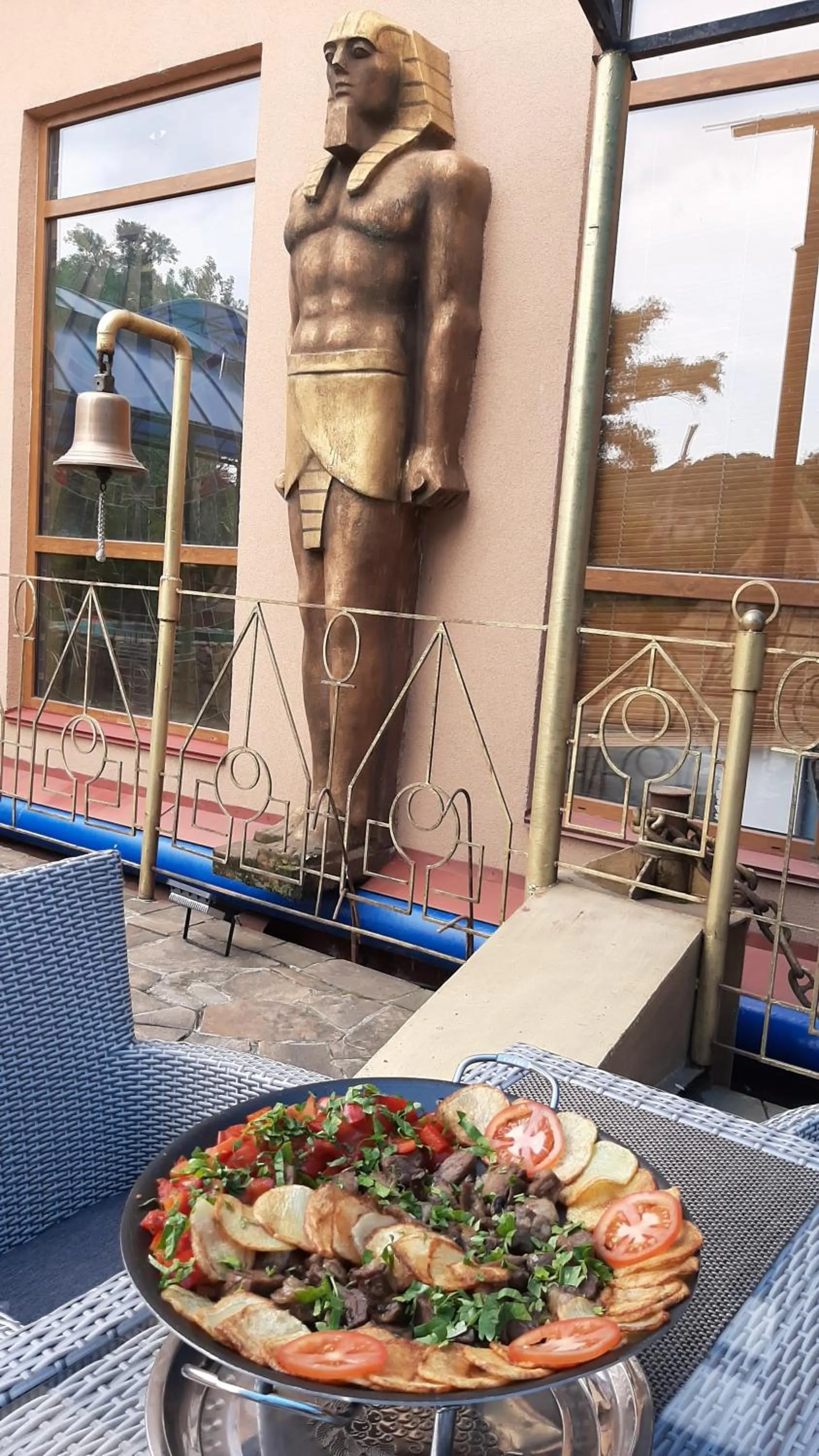 Restaurant/places to eat in Отель Фараон