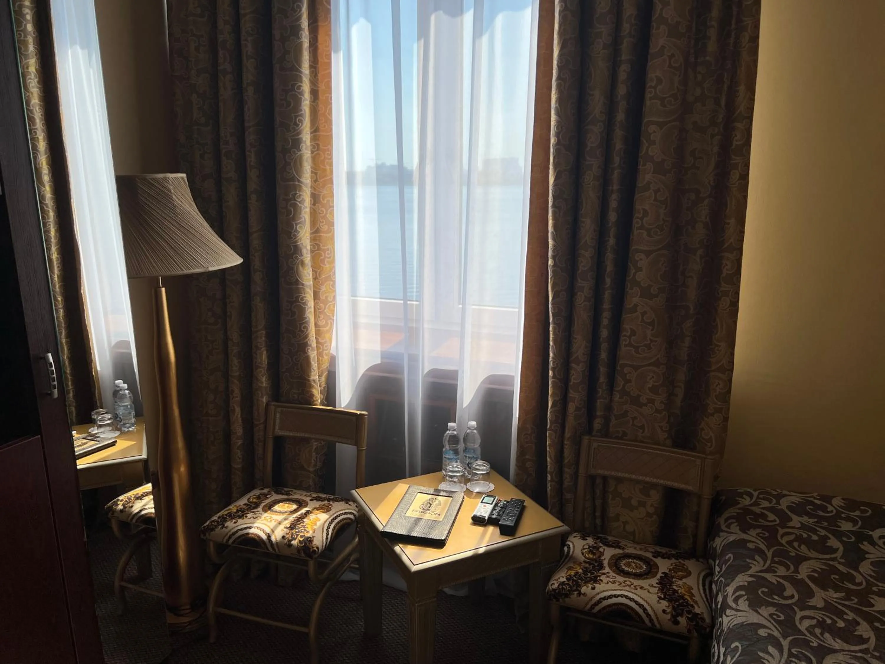 Communal lounge/ TV room in Отель Фараон