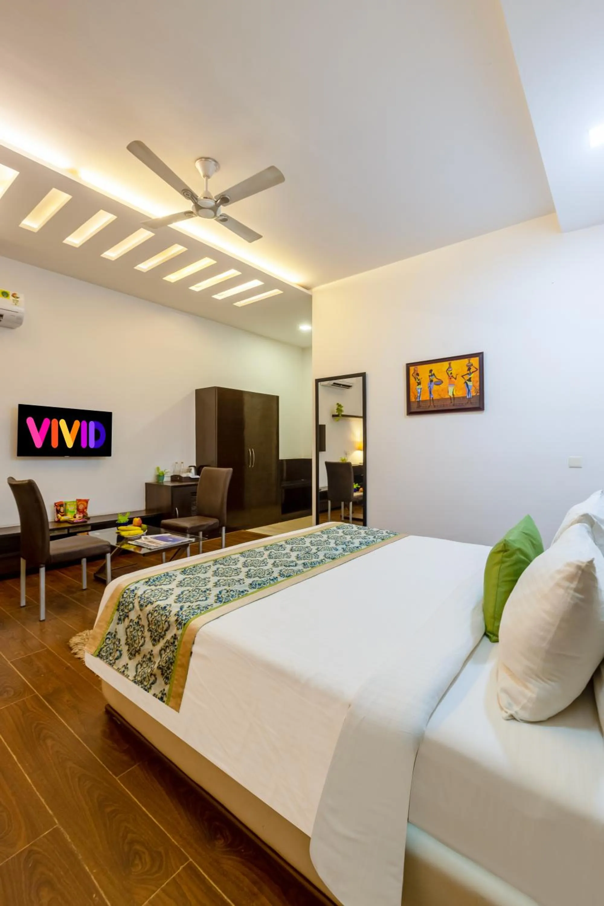 Photo of the whole room, Bed in Vivid Boutique Hotel, Medanta, Gurugram