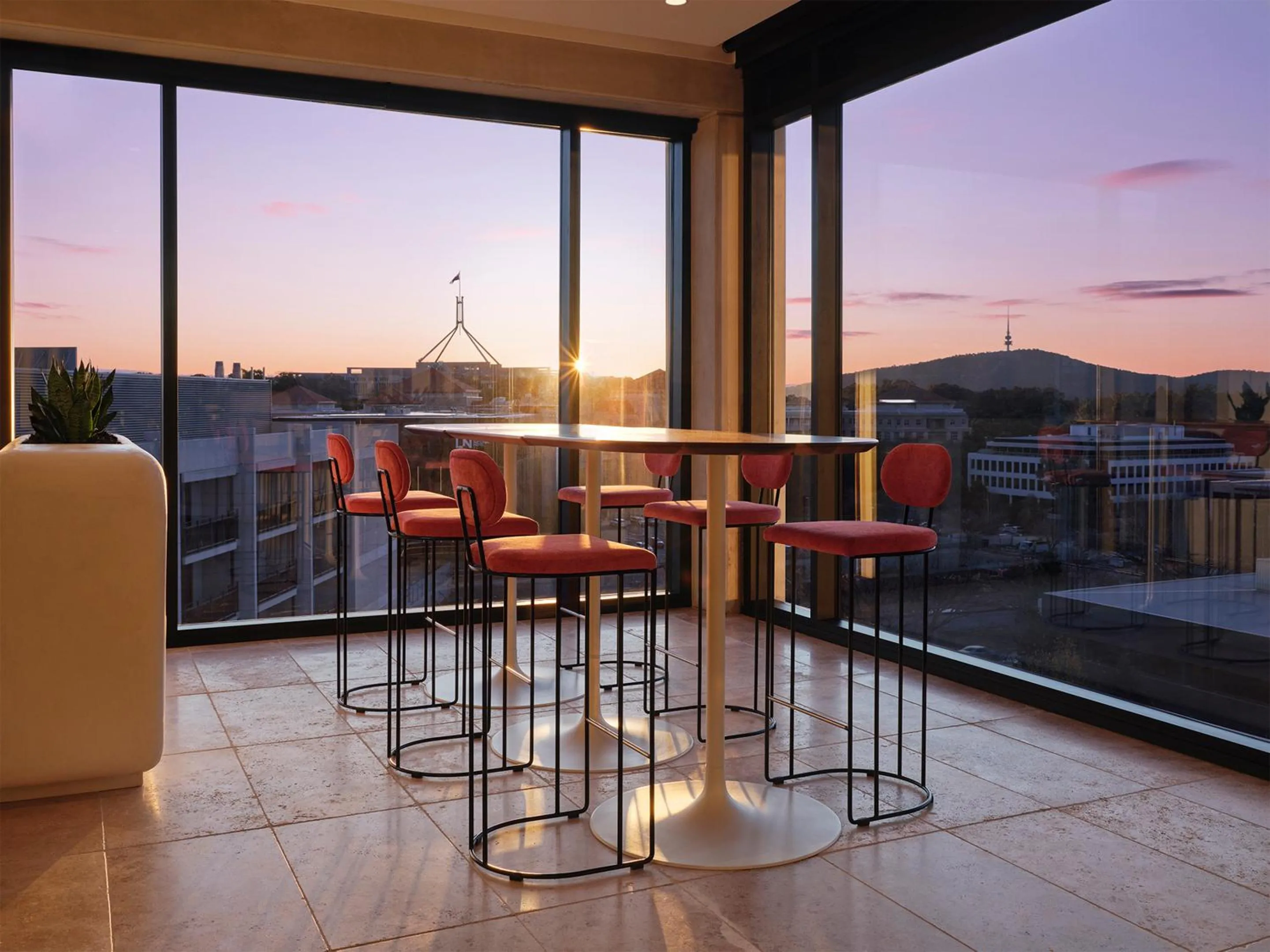 Lounge or bar in Burbury Hotel & Apartments