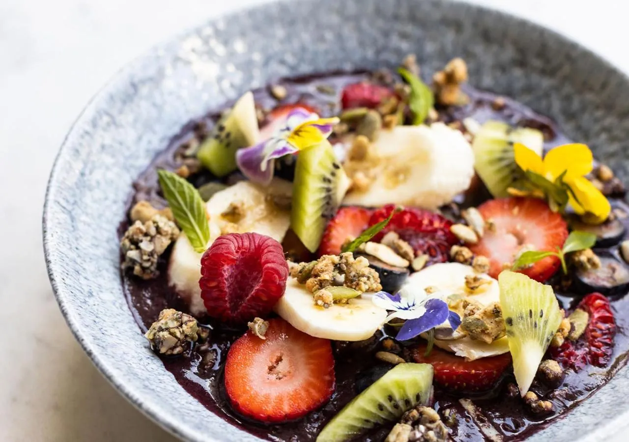 Restaurant/places to eat in Burbury Hotel & Apartments